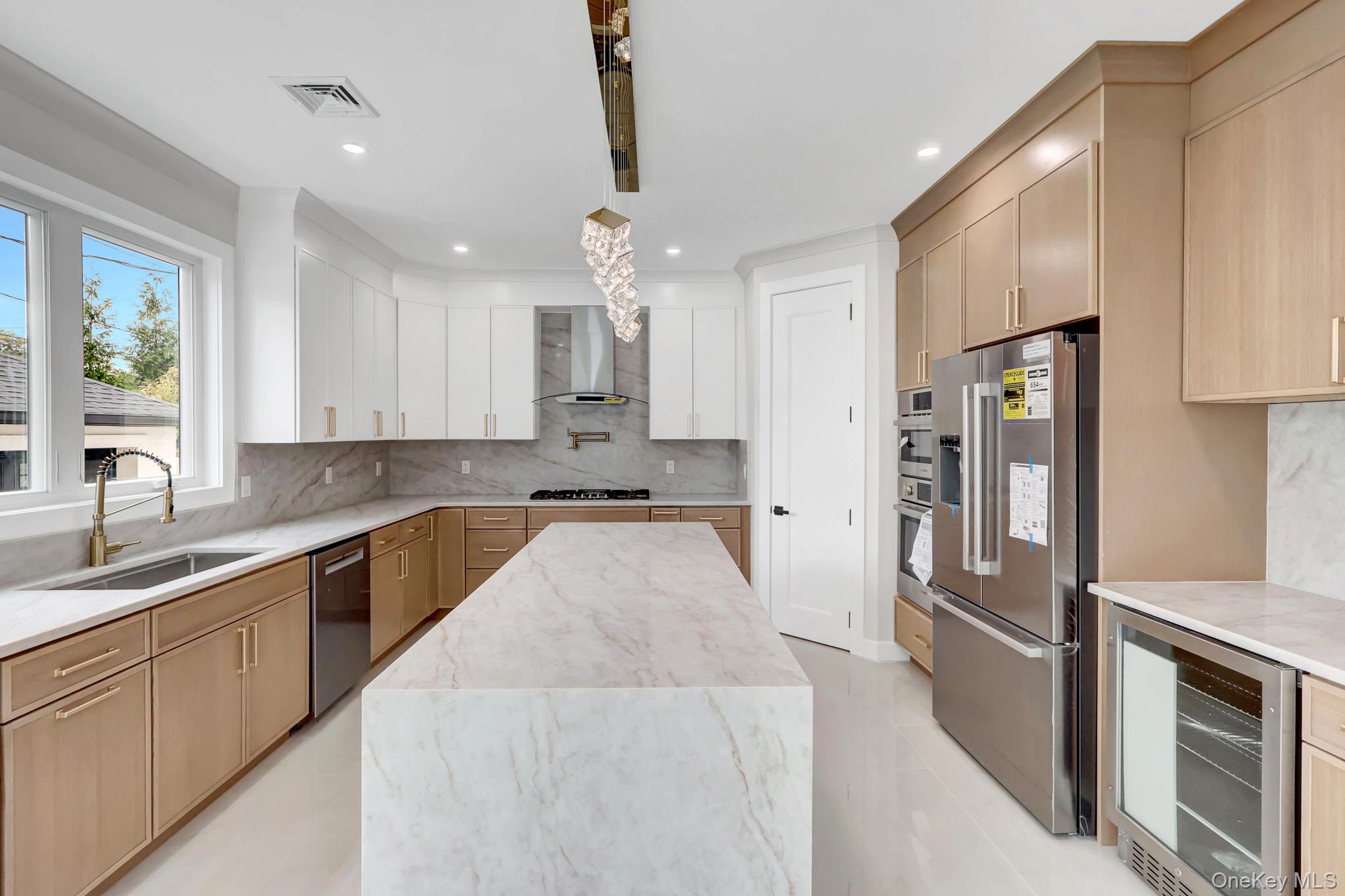 81 E End Avenue – For Sale photo 20