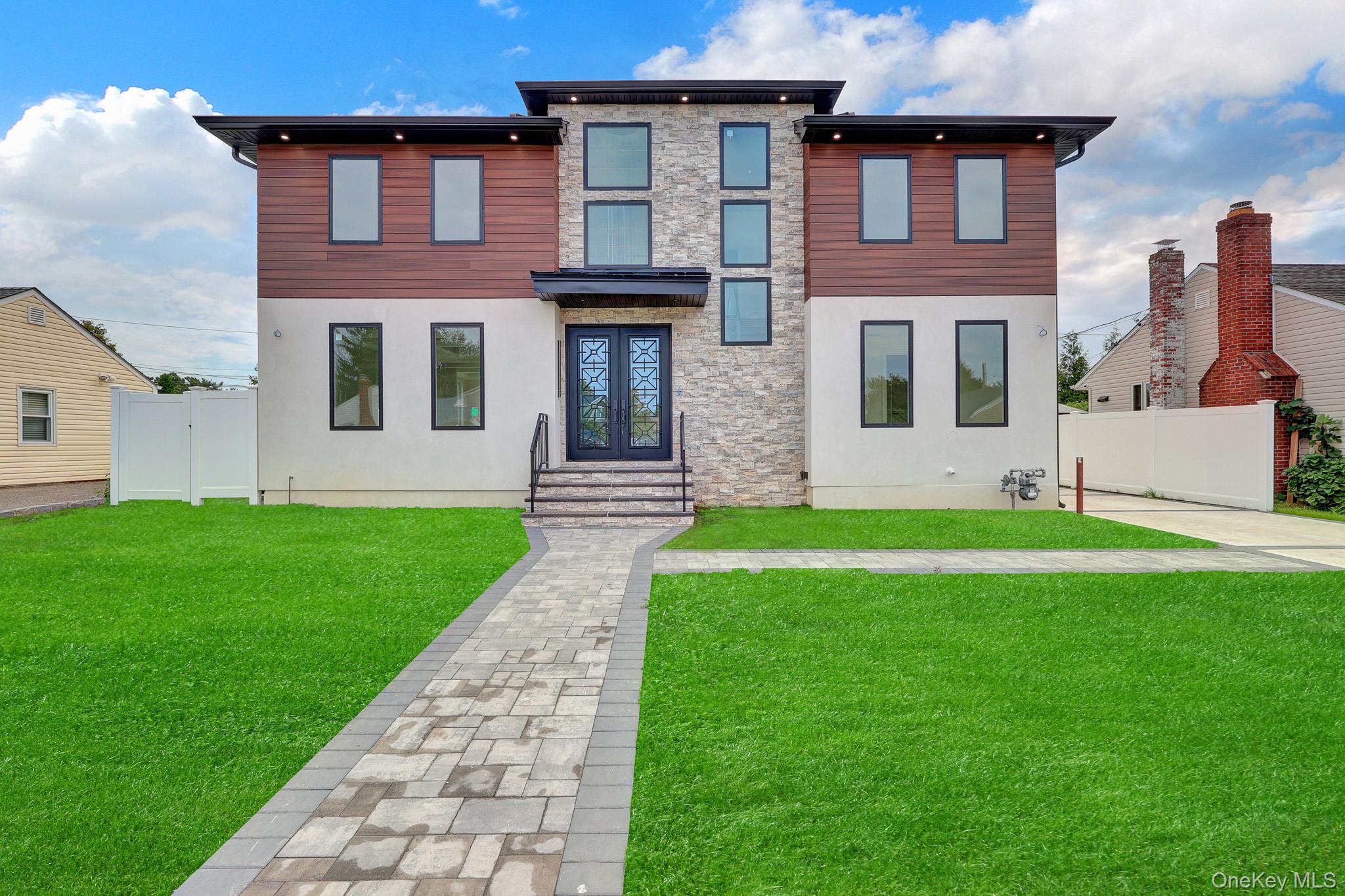 81 E End Avenue – For Sale