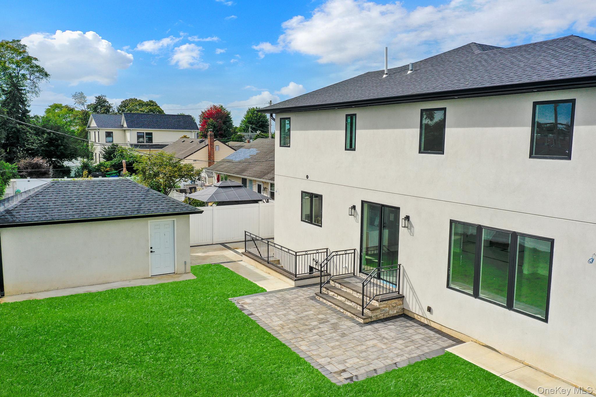 81 E End Avenue – For Sale photo 9