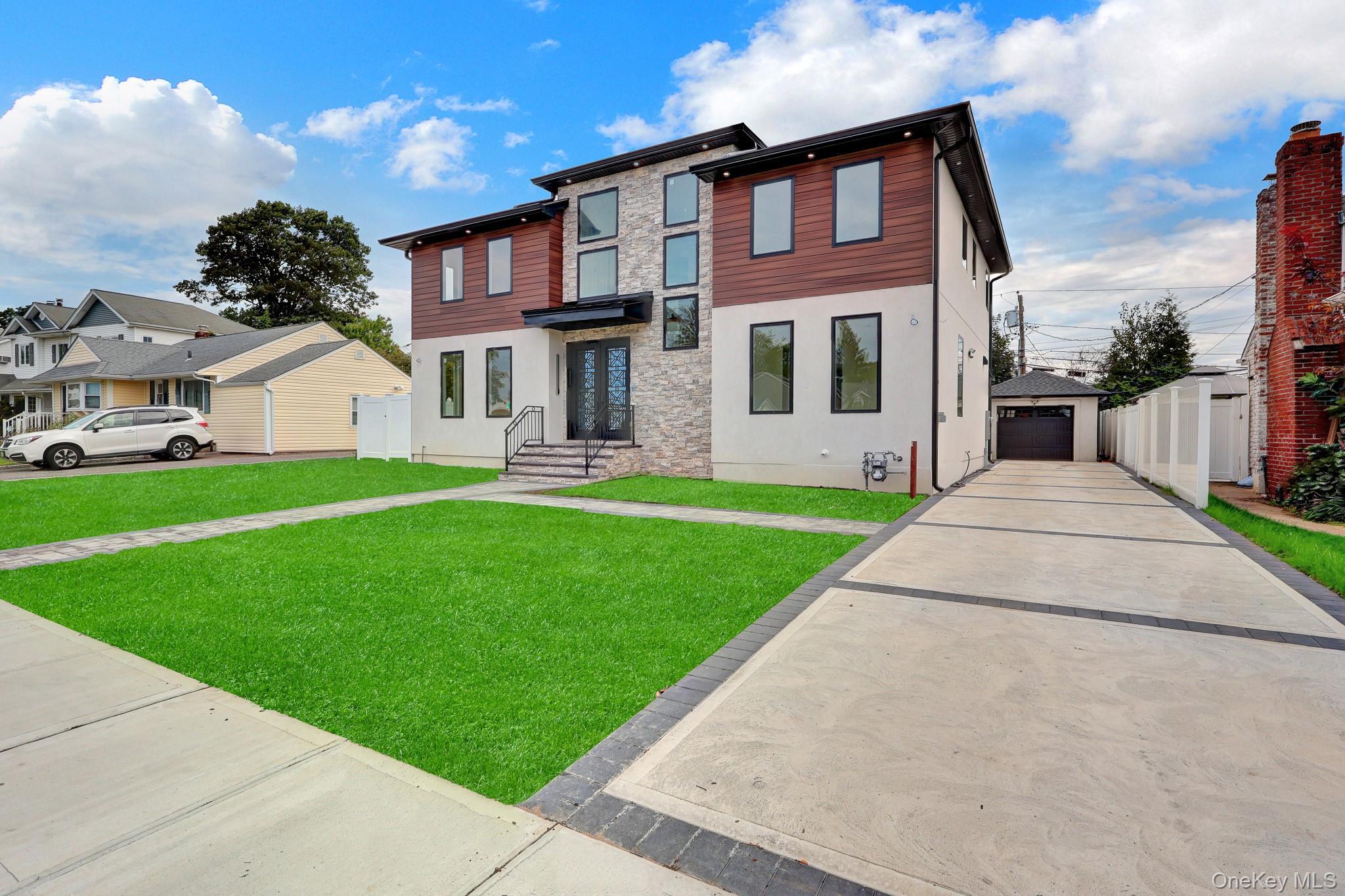 81 E End Avenue – For Sale photo 2