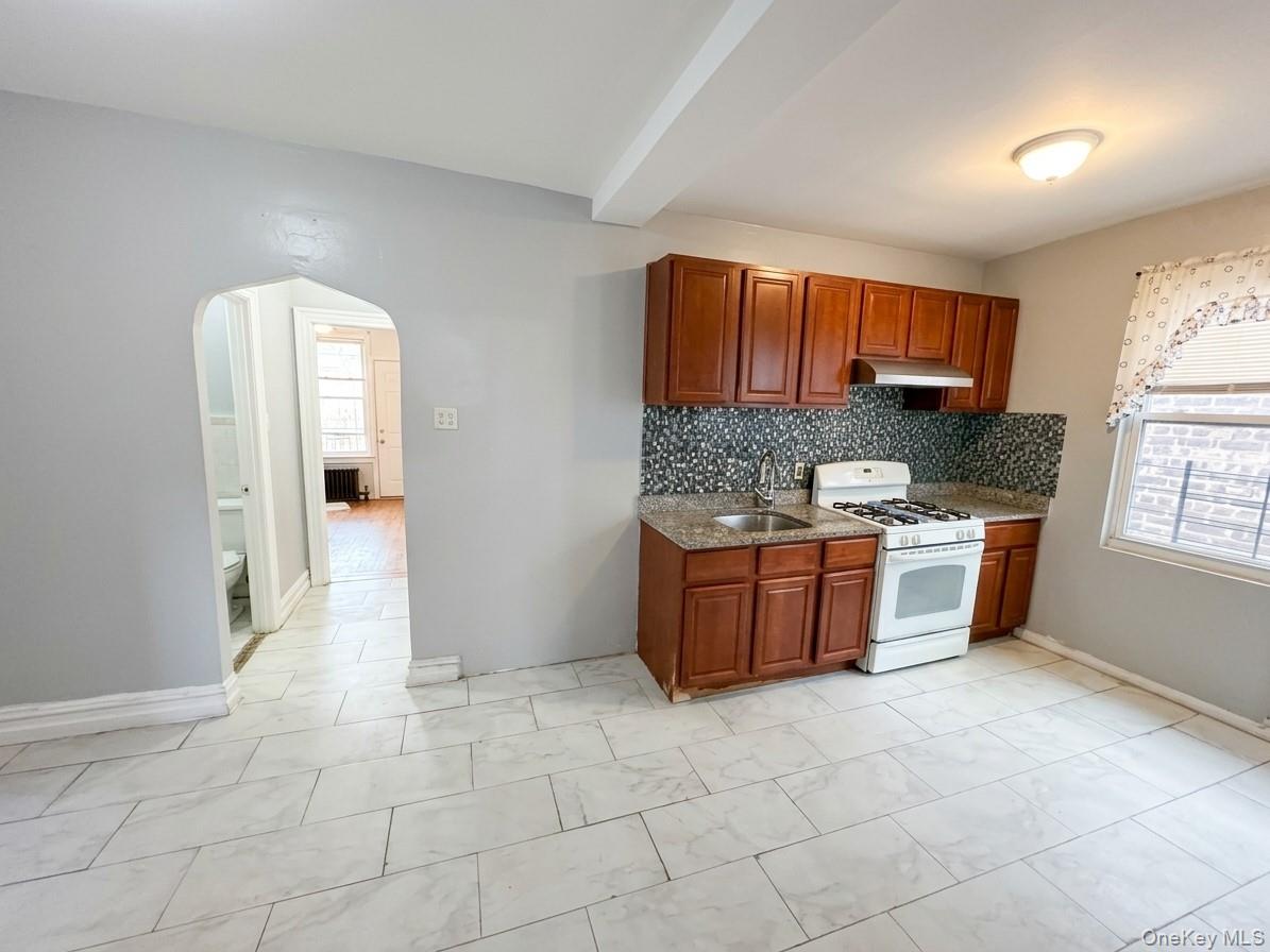 1983 Powell Avenue – For Rent photo 5