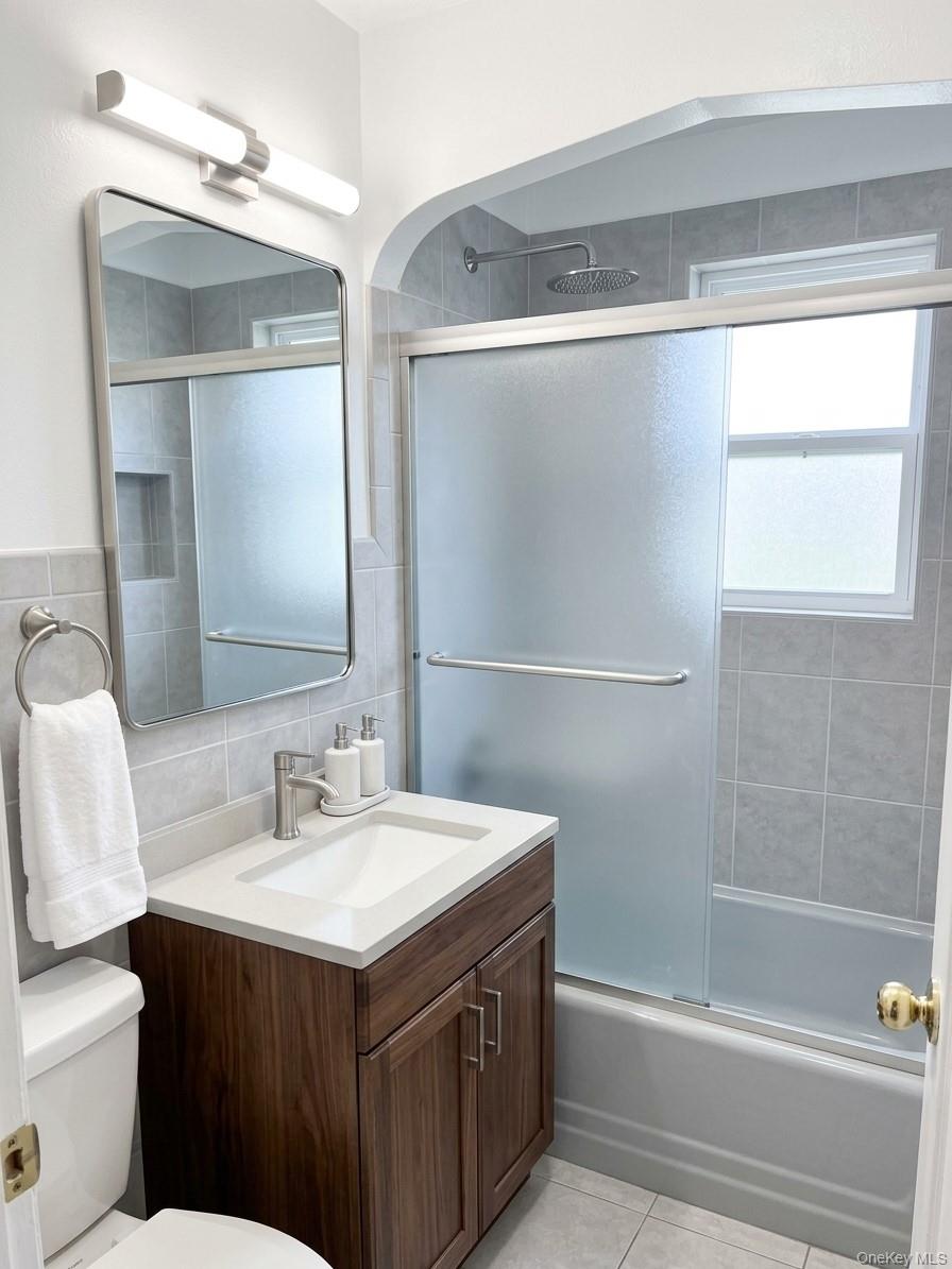 1983 Powell Avenue – For Rent photo 4