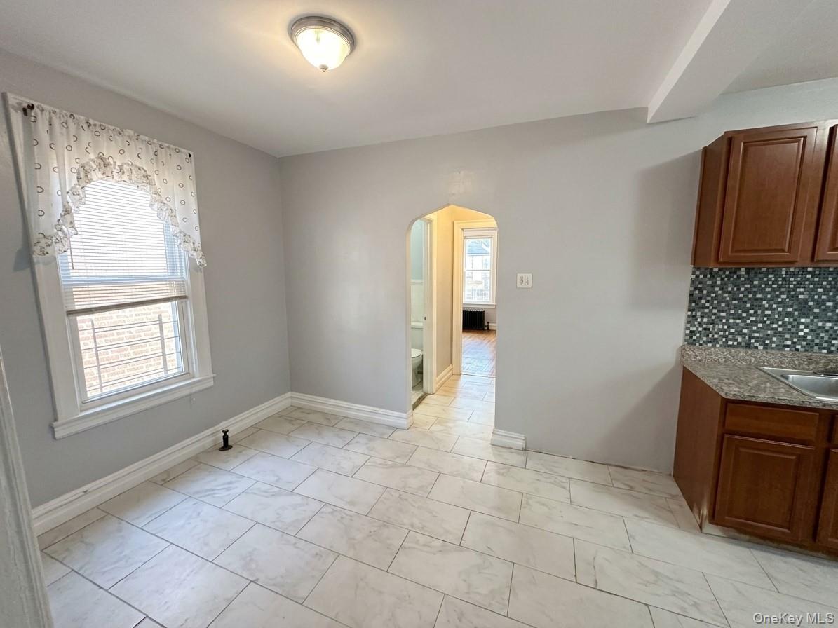 1983 Powell Avenue – For Rent photo 7