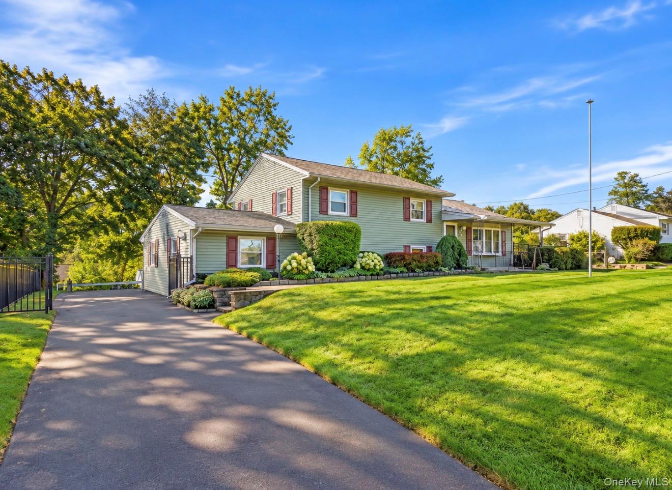 14 Valewood Drive – For Sale photo 2