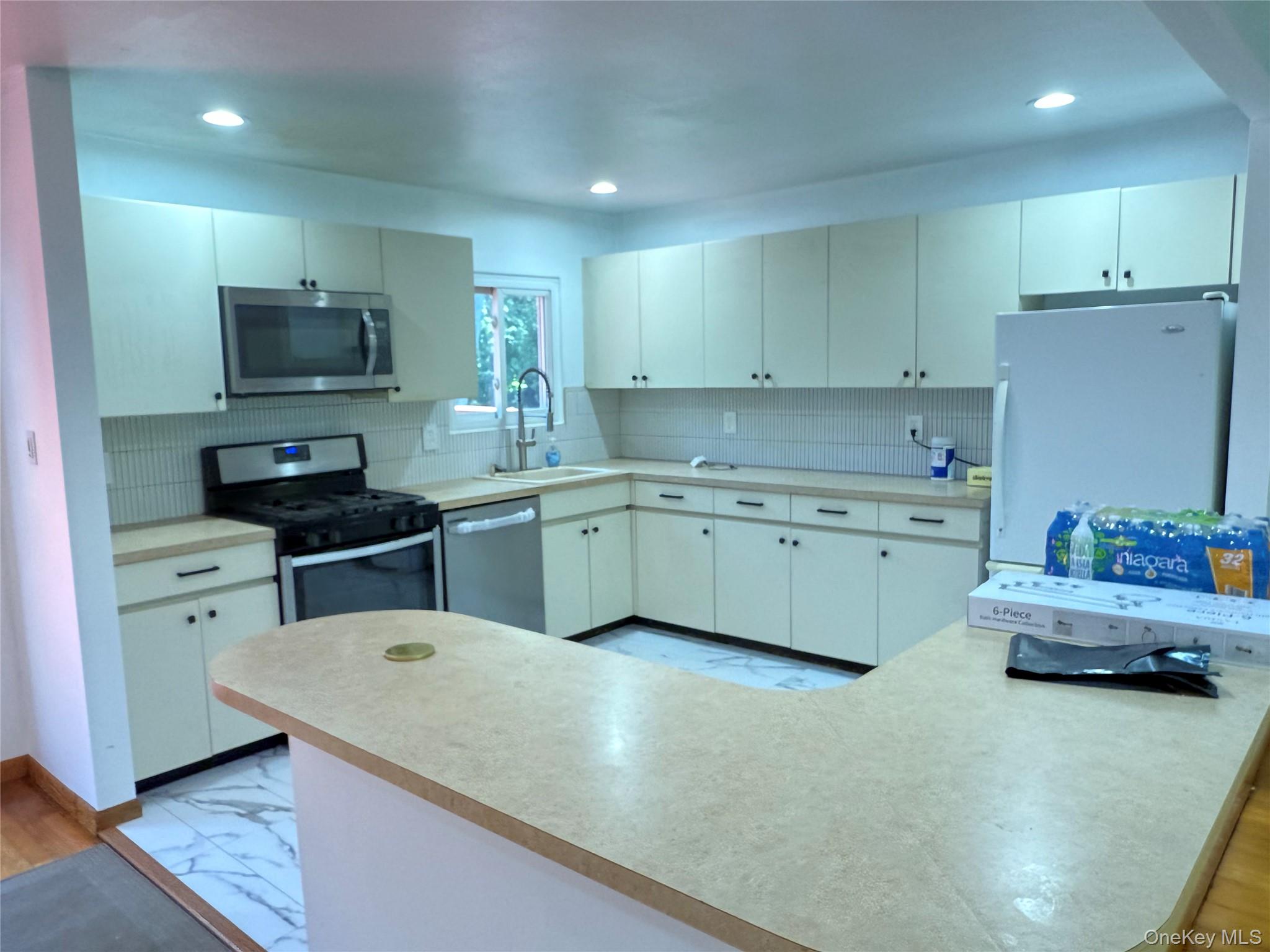 43 Newtown Avenue – For Rent photo 6