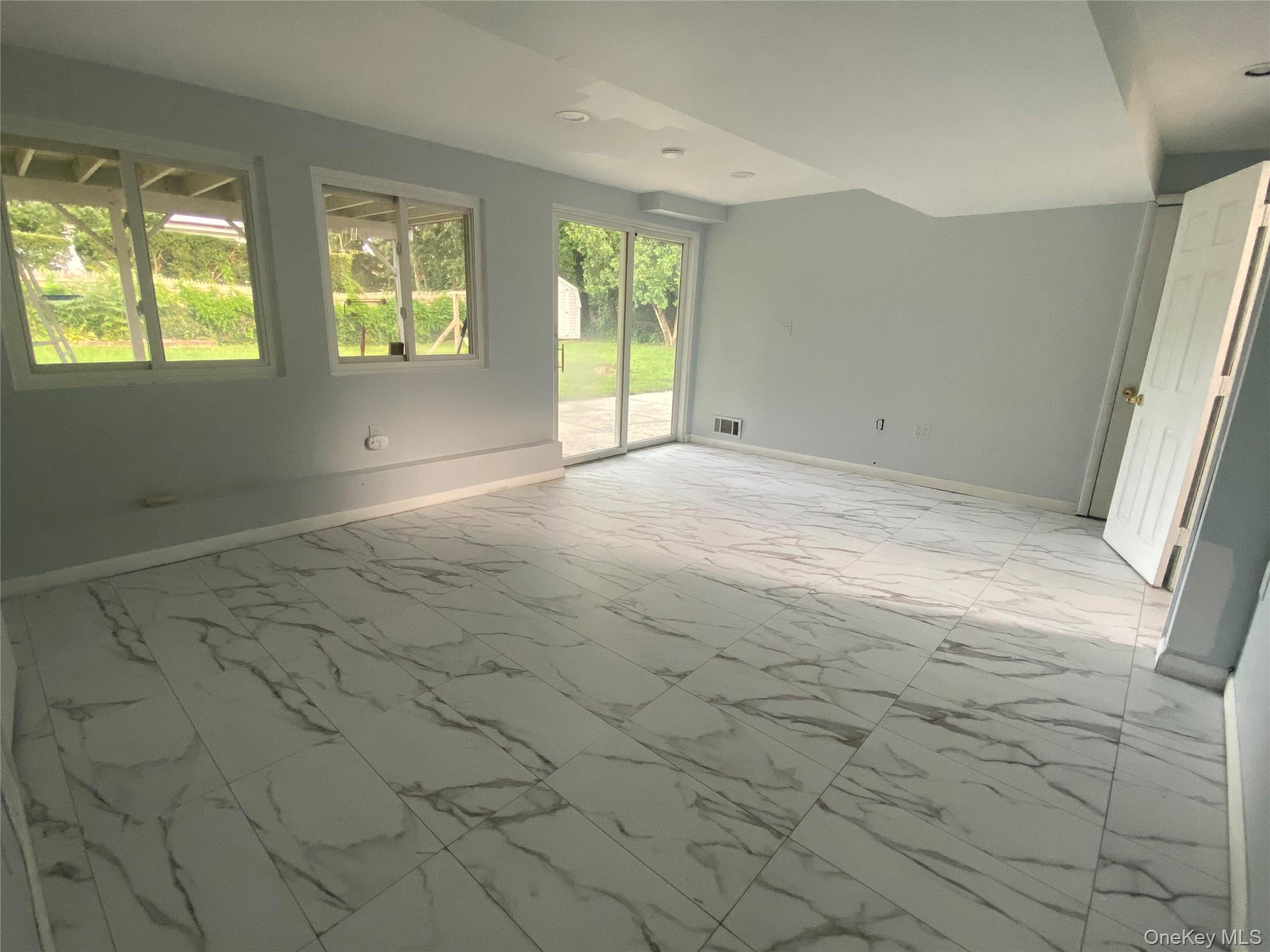 43 Newtown Avenue – For Rent photo 10