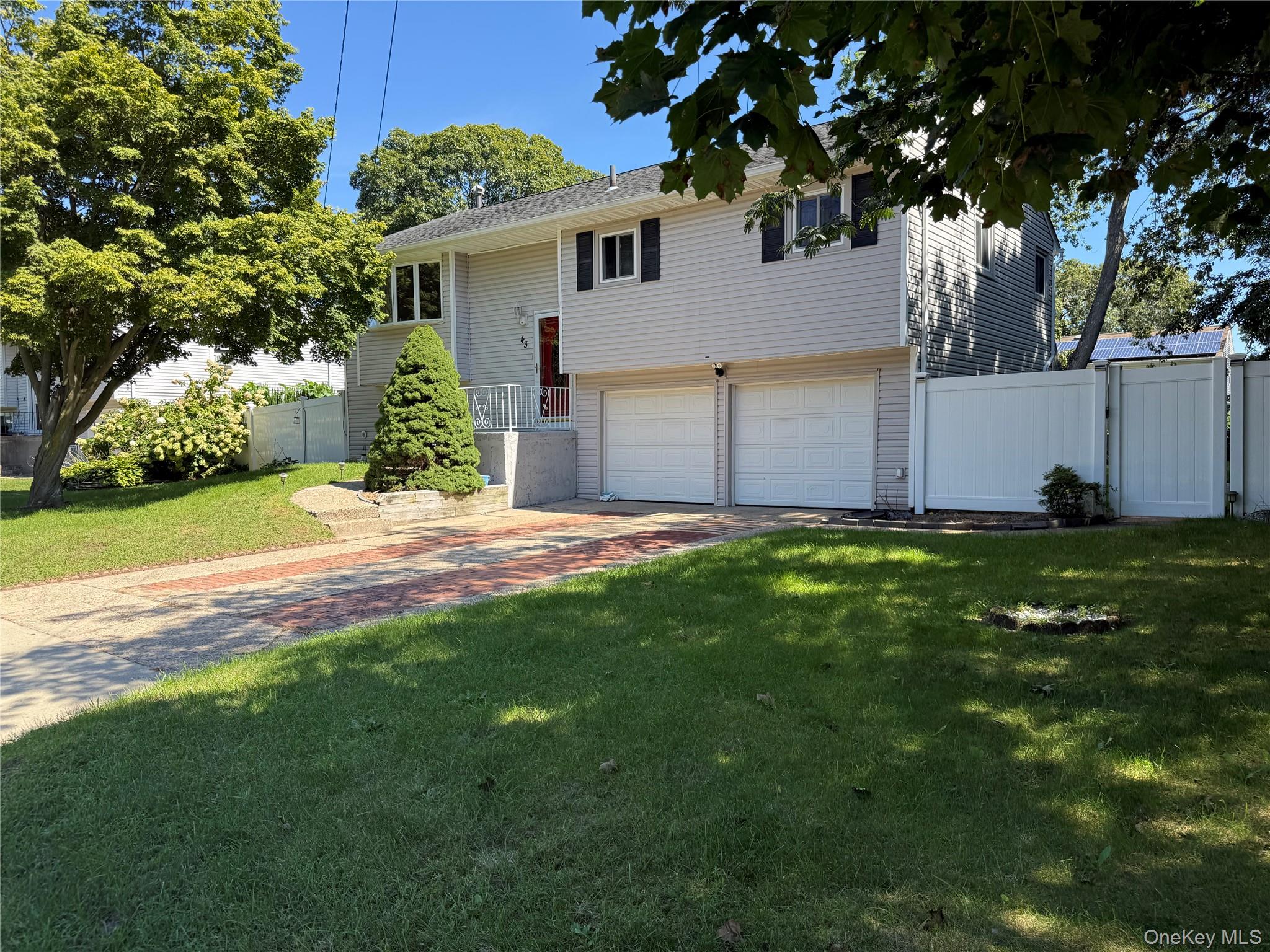 43 Newtown Avenue – For Rent