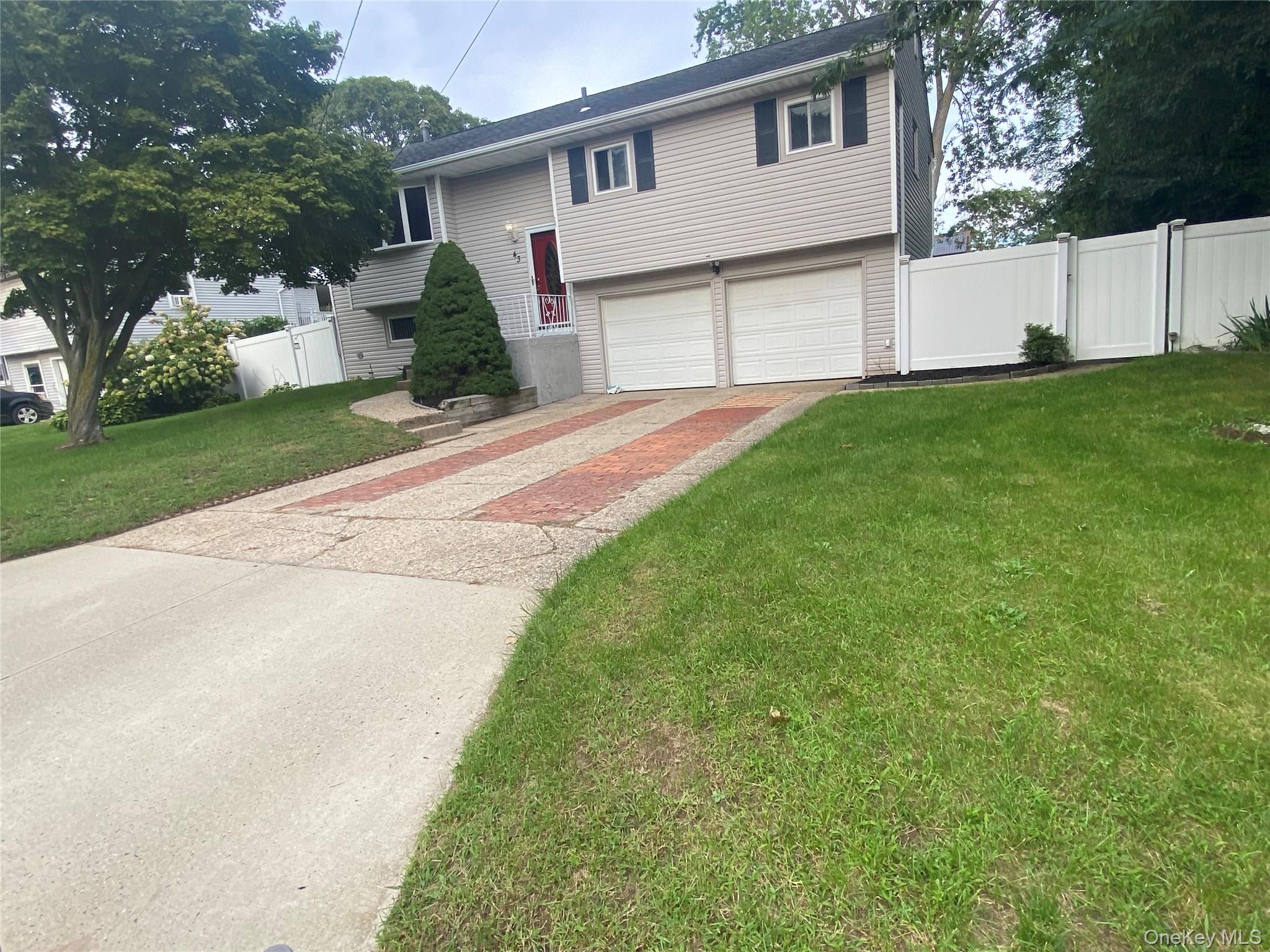43 Newtown Avenue – For Rent photo 3