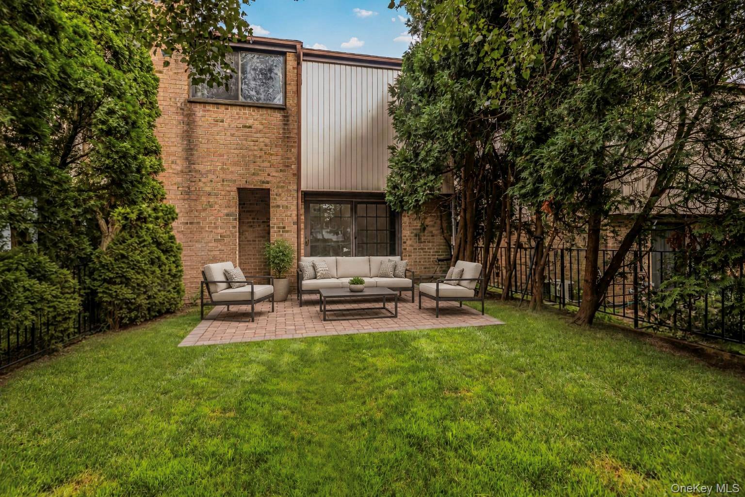 11 Jackson Avenue, Unit 27 photo 24