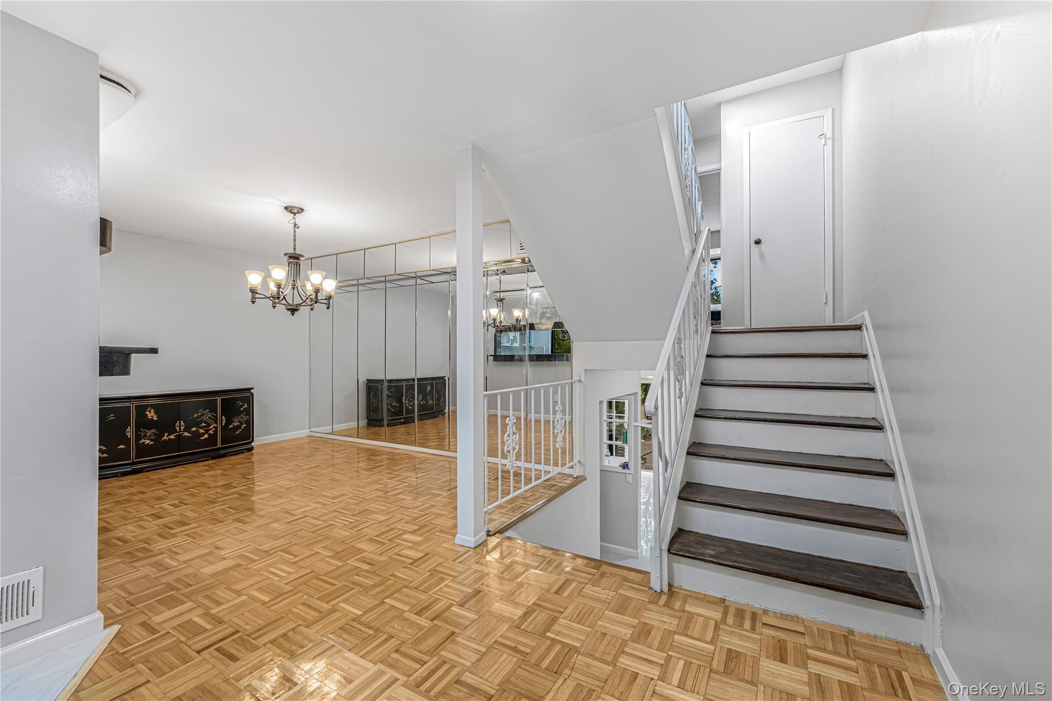 11 Jackson Avenue, Unit 27 photo 10