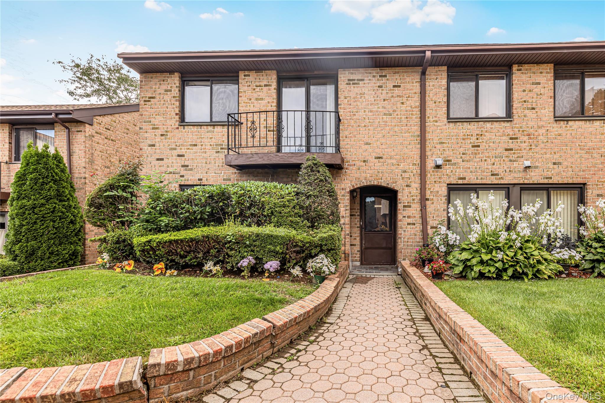 11 Jackson Avenue, Unit 27 photo 4