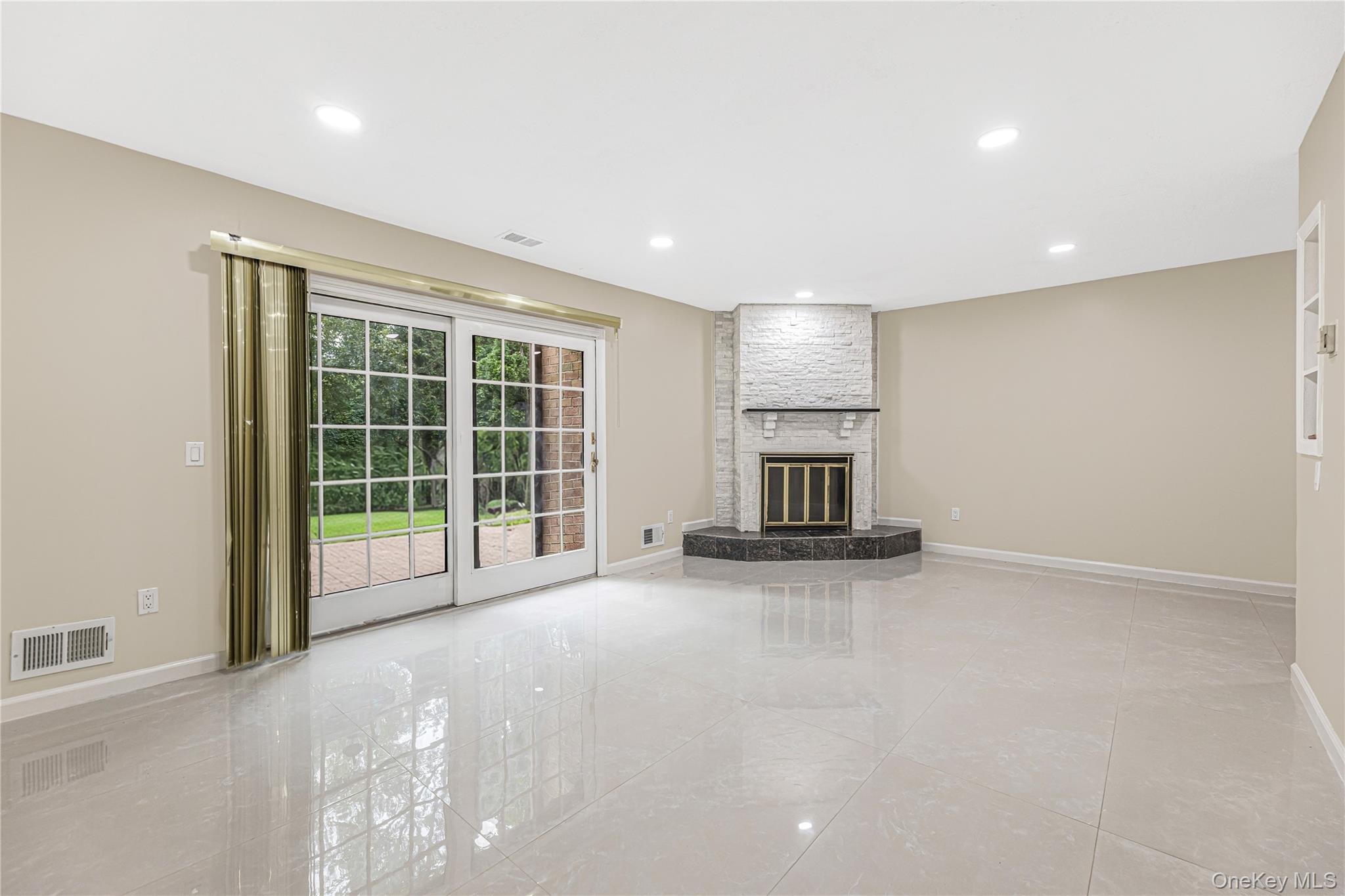 11 Jackson Avenue, Unit 27 photo 13