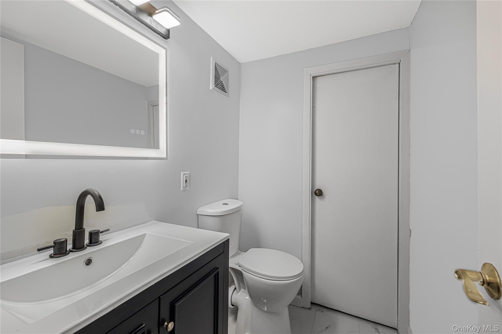 11 Jackson Avenue, Unit 27 photo 11