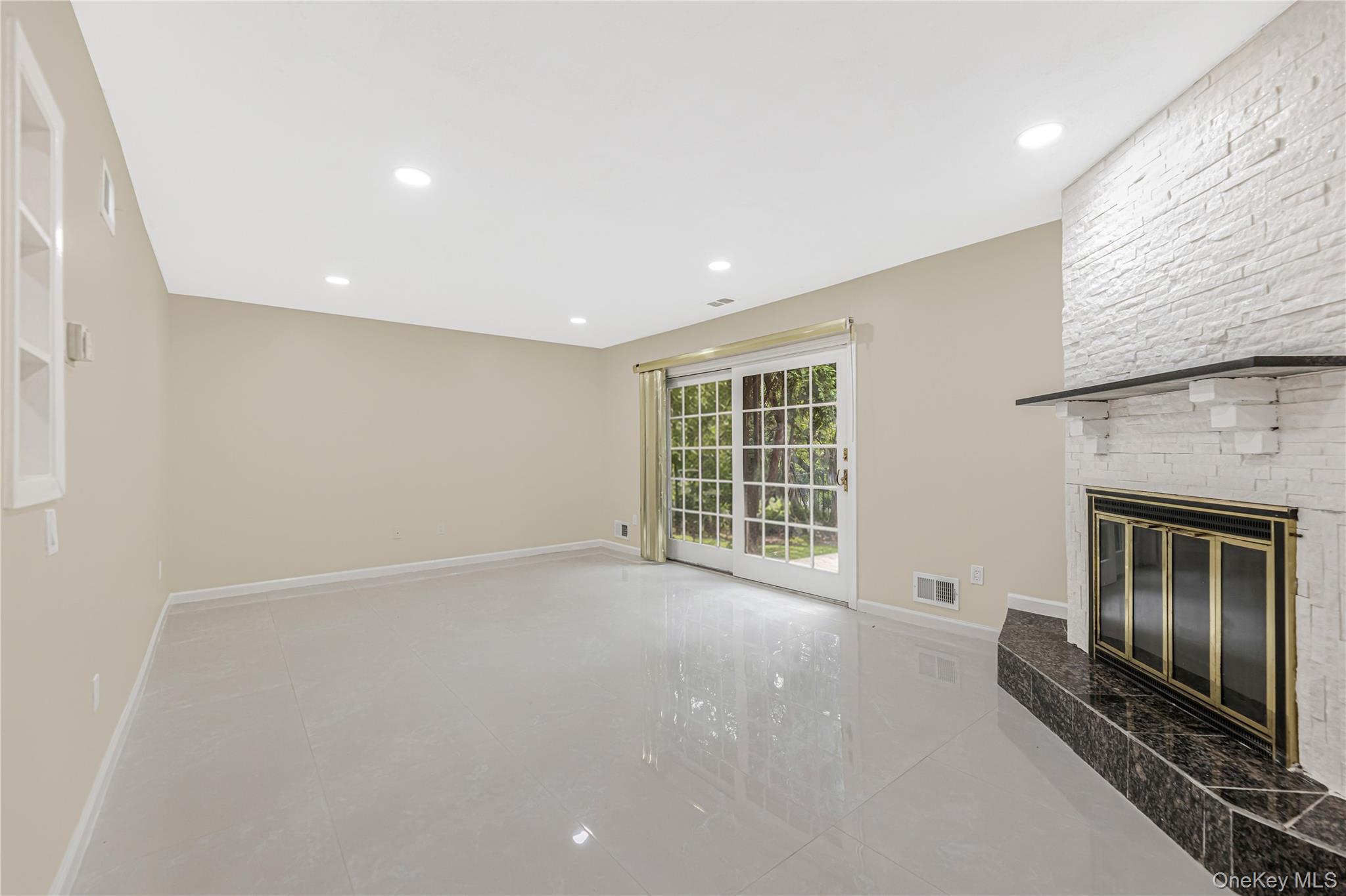 11 Jackson Avenue, Unit 27 photo 20