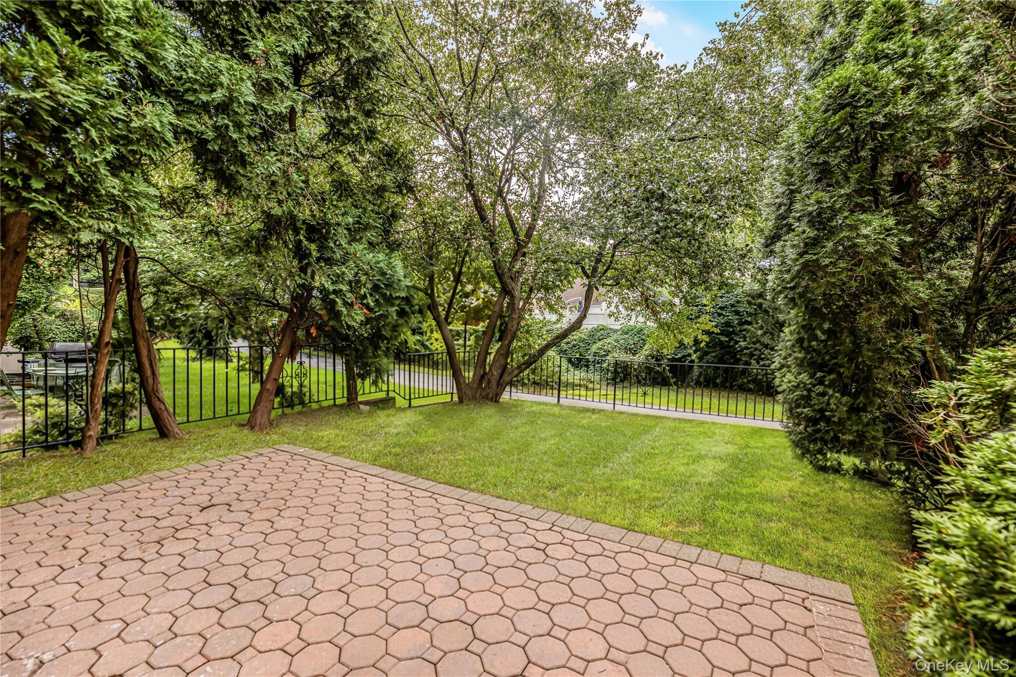 11 Jackson Avenue, Unit 27 photo 25