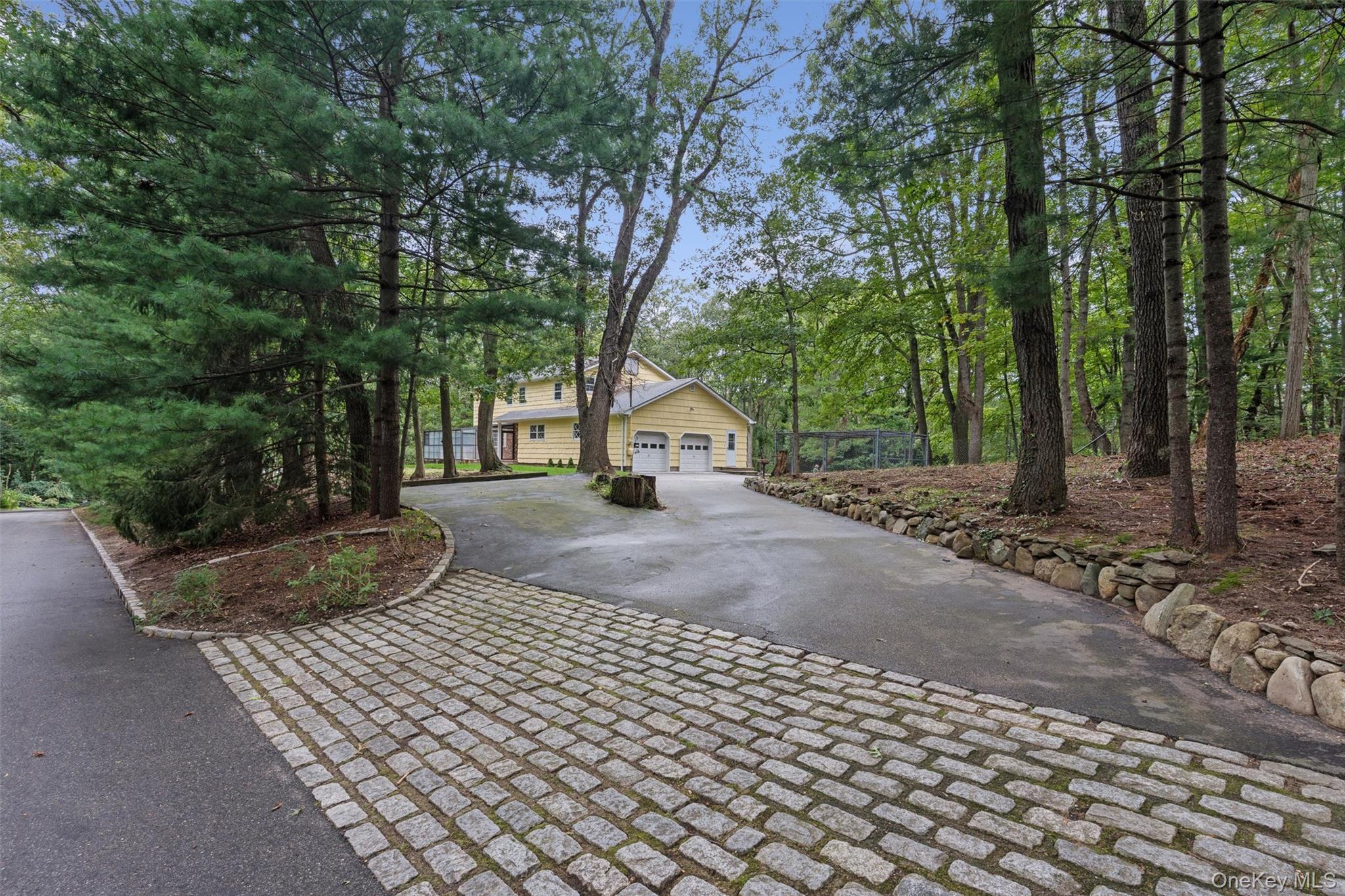 614 Twin Hills Court – For Sale