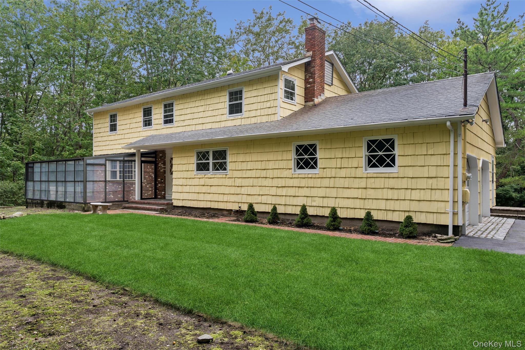 614 Twin Hills Court – For Sale photo 2