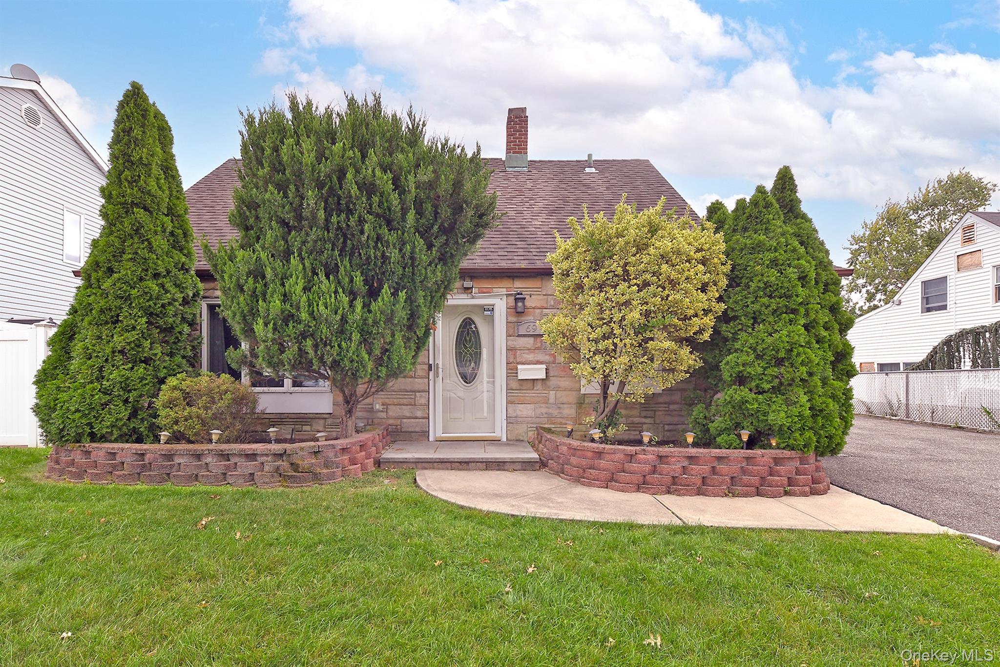 69 Slate Lane – For Sale