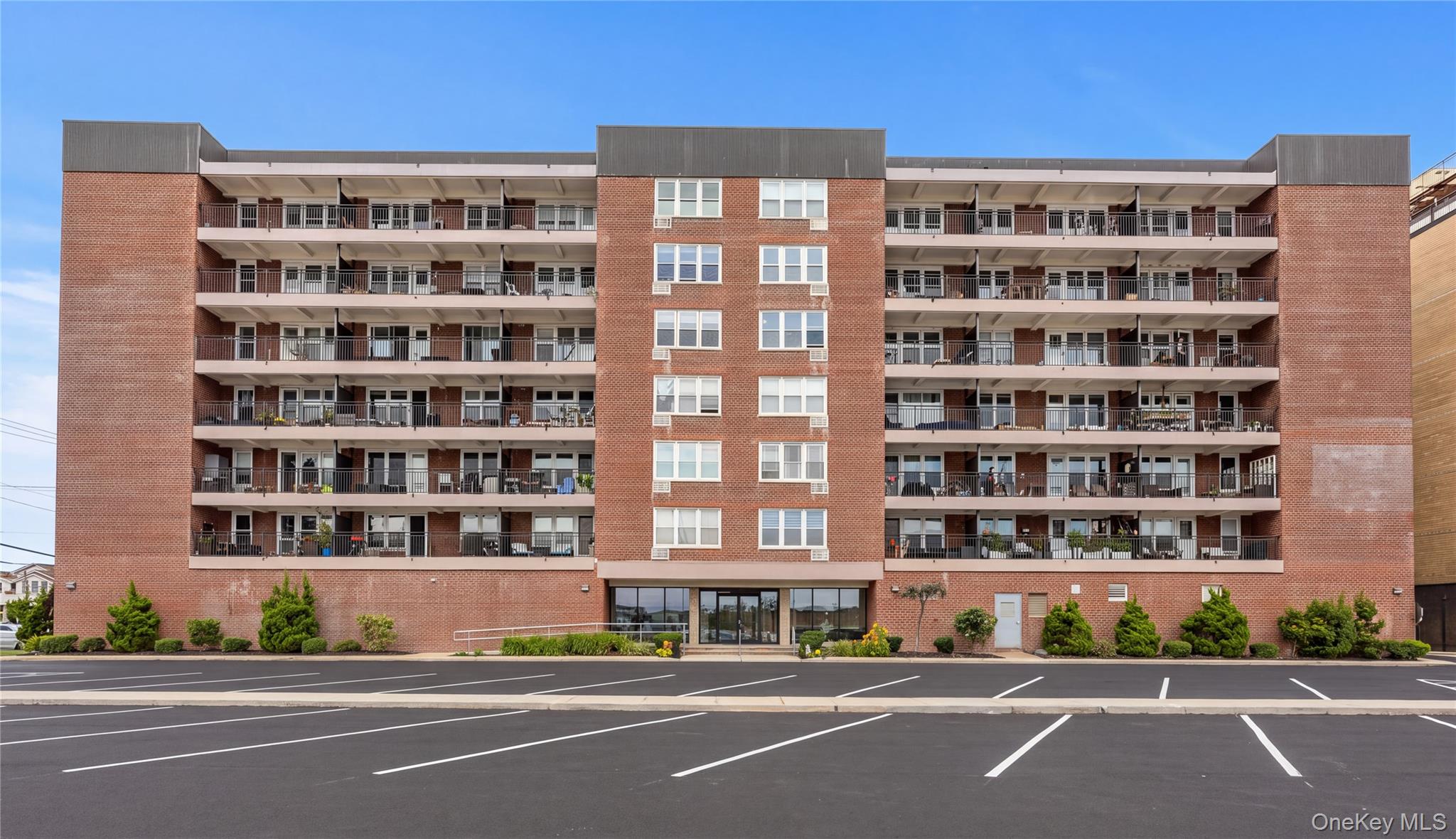 1 E Broadway Ave, Unit 3D photo 2