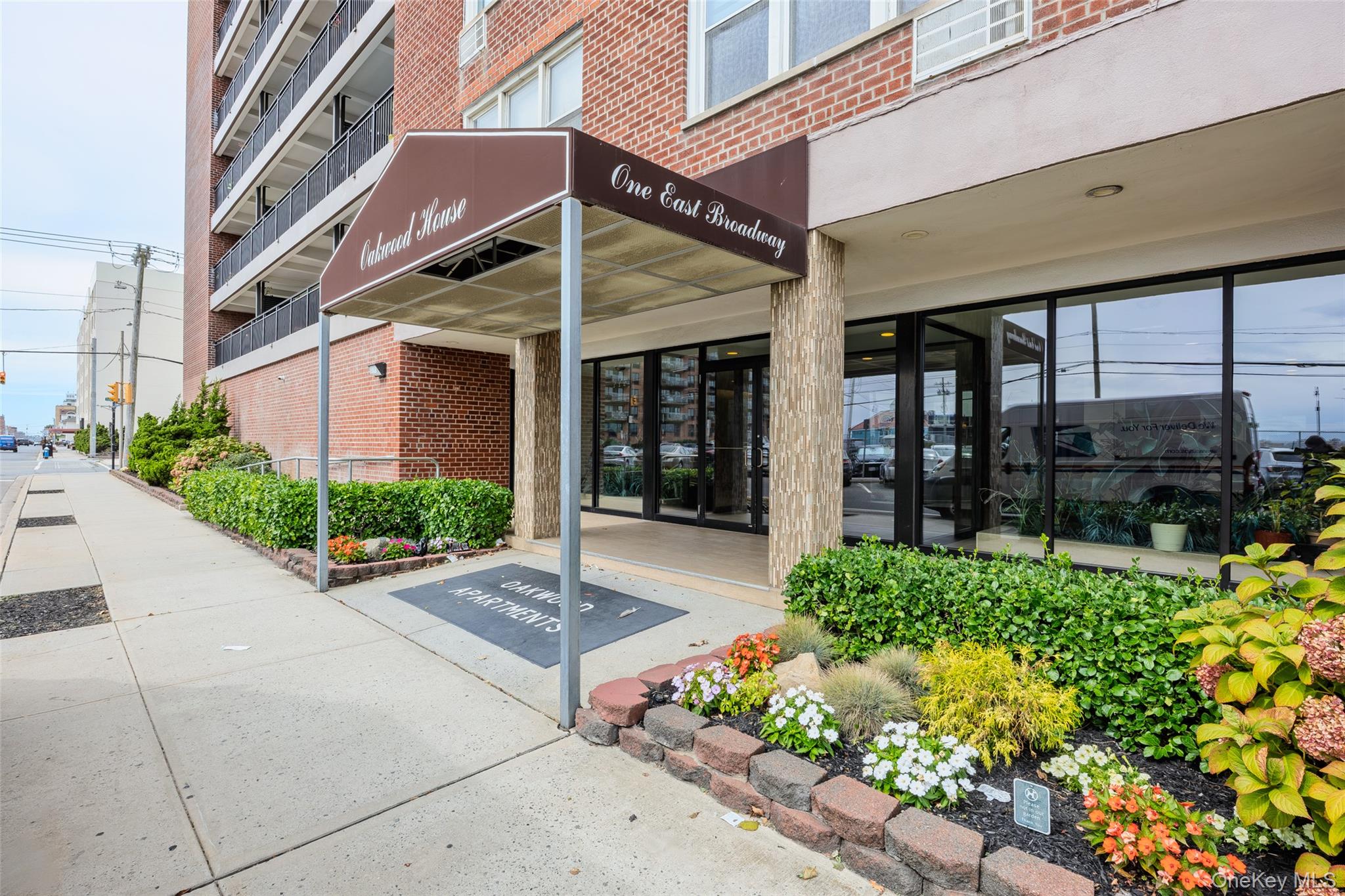 1 E Broadway Ave, Unit 3D photo 4
