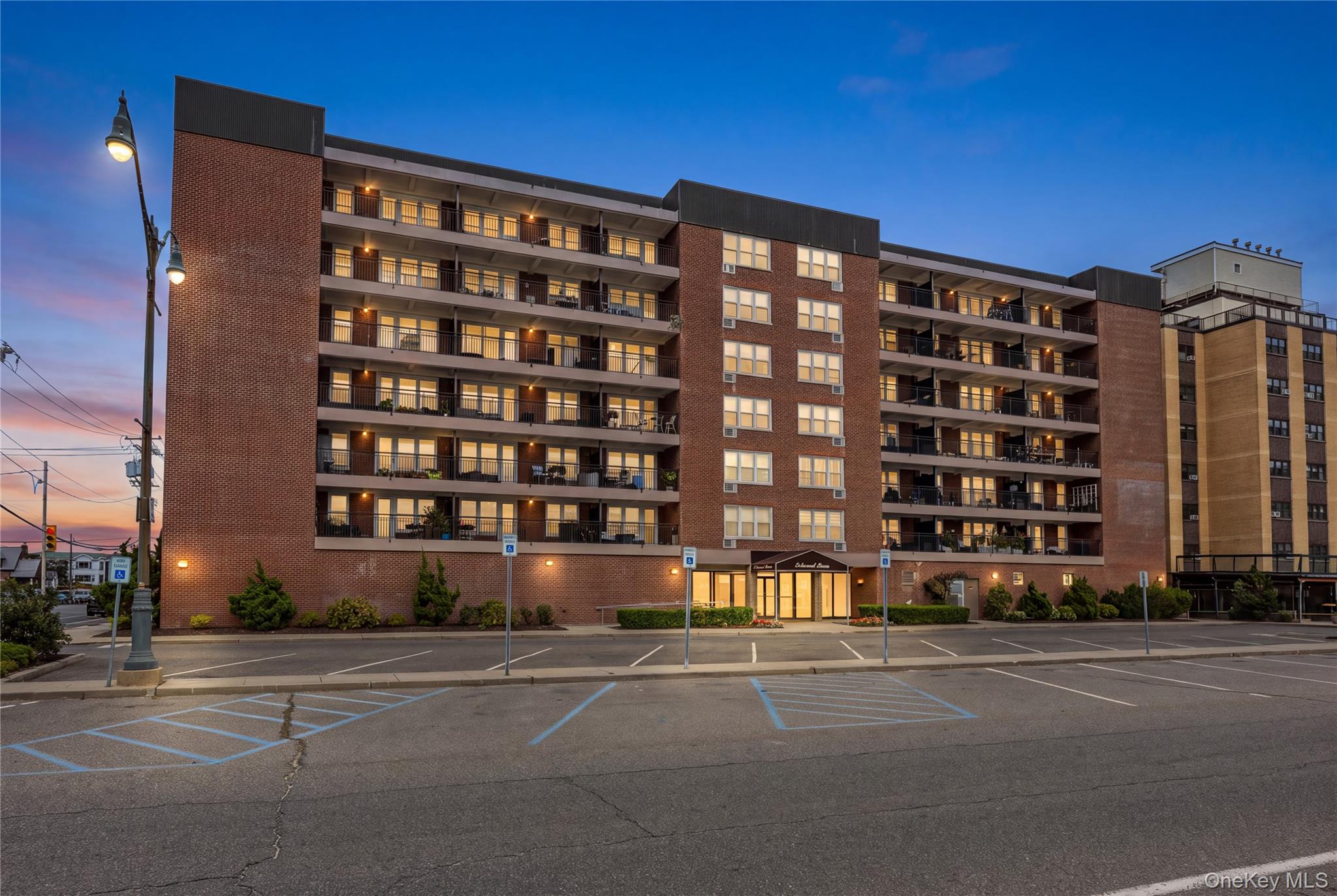 1 E Broadway Ave, Unit 3D photo 3