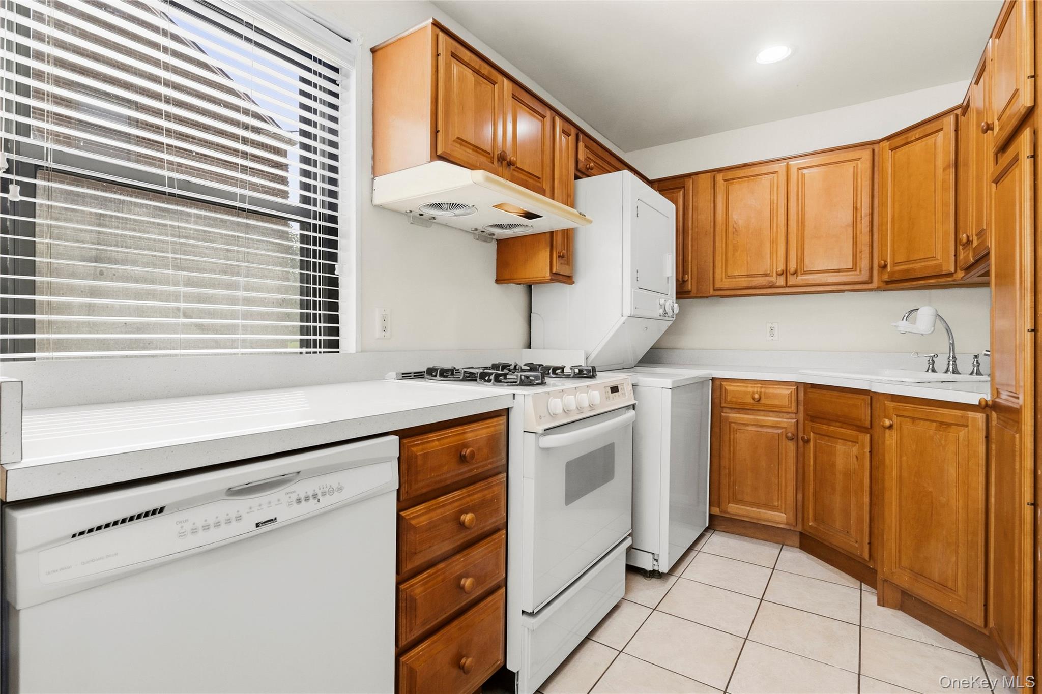 160-48 17th Avenue, Unit 5-147 photo 7