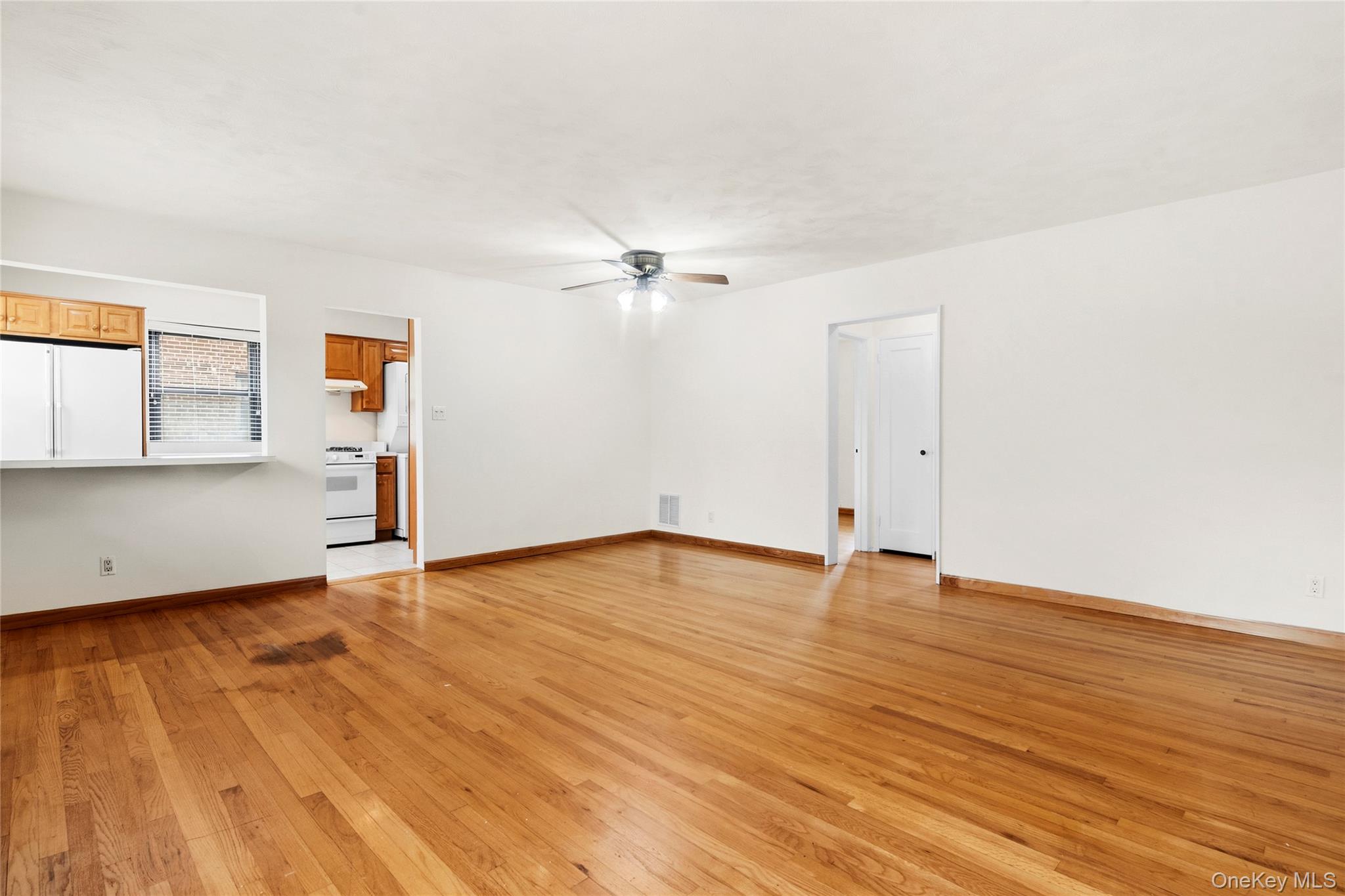 160-48 17th Avenue, Unit 5-147 photo 5