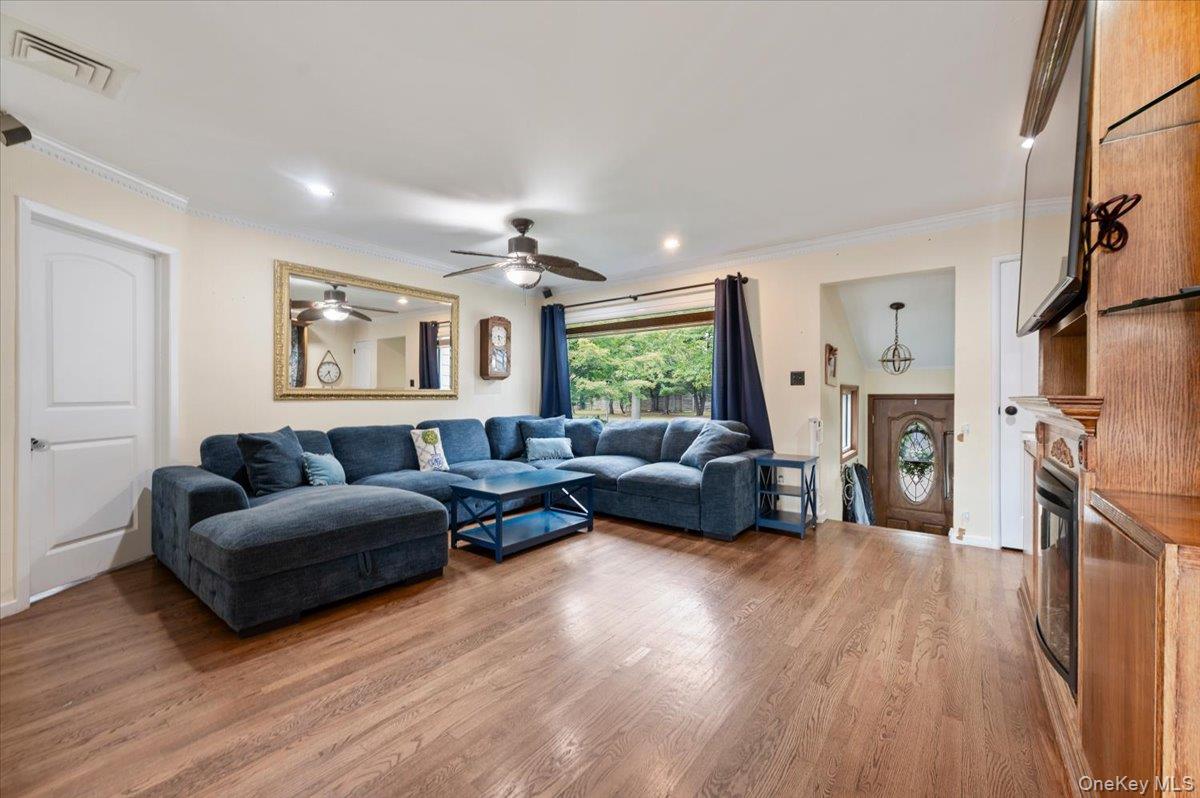 91 Flower Road – For Sale photo 3