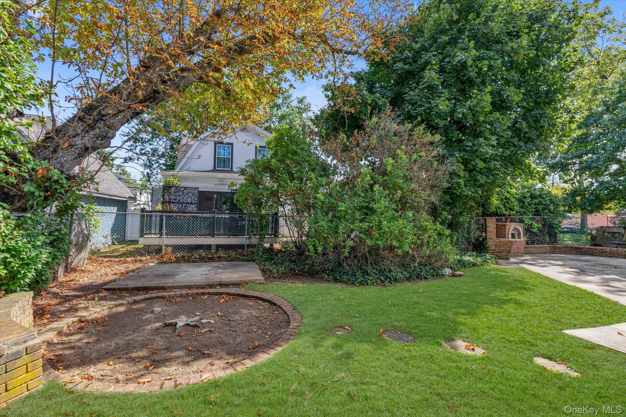 585 Seaman Avenue – For Sale photo 25