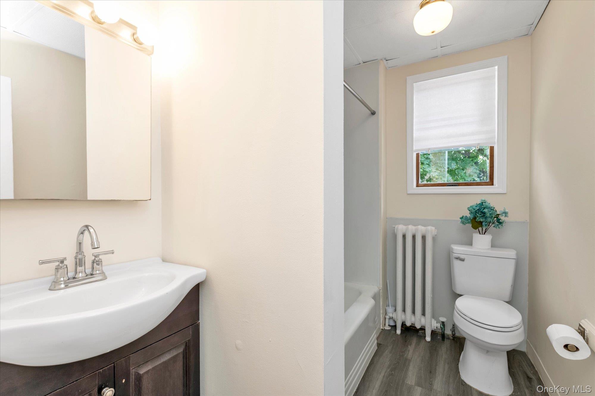585 Seaman Avenue – For Sale photo 11