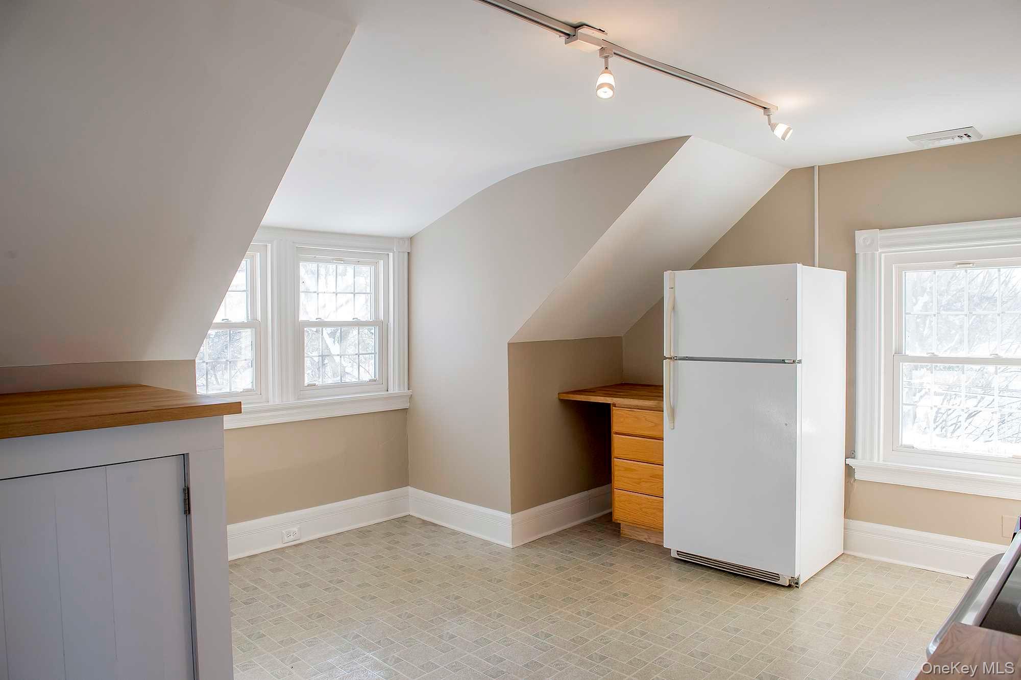 3212 Franklin Avenue, Unit 3RD photo 17