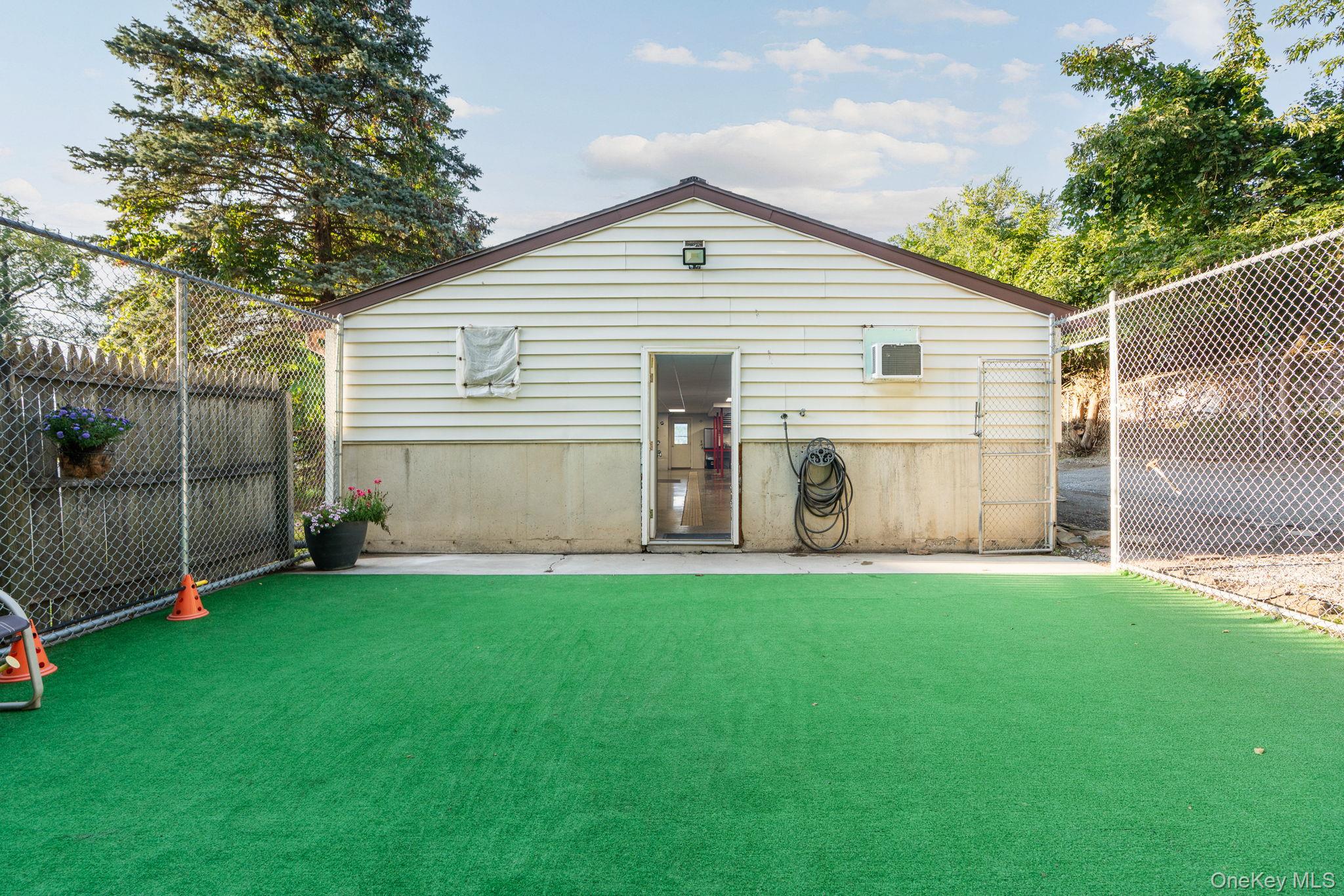 3040 Vestal – For Sale photo 23