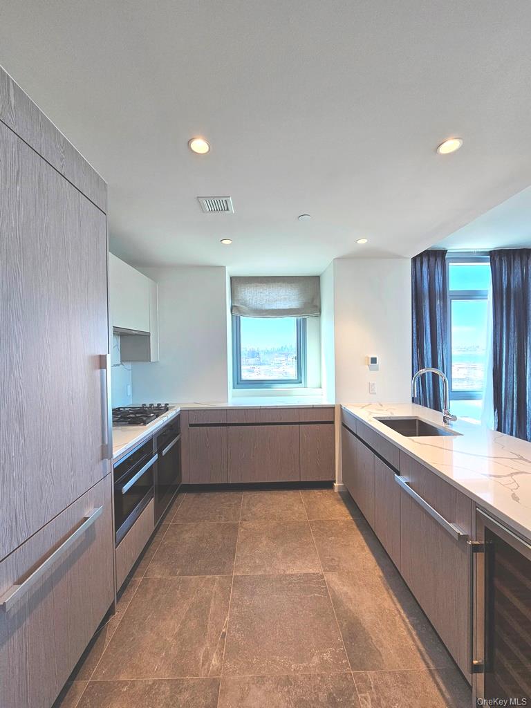 133-36 37th Avenue, Unit 11F photo 3