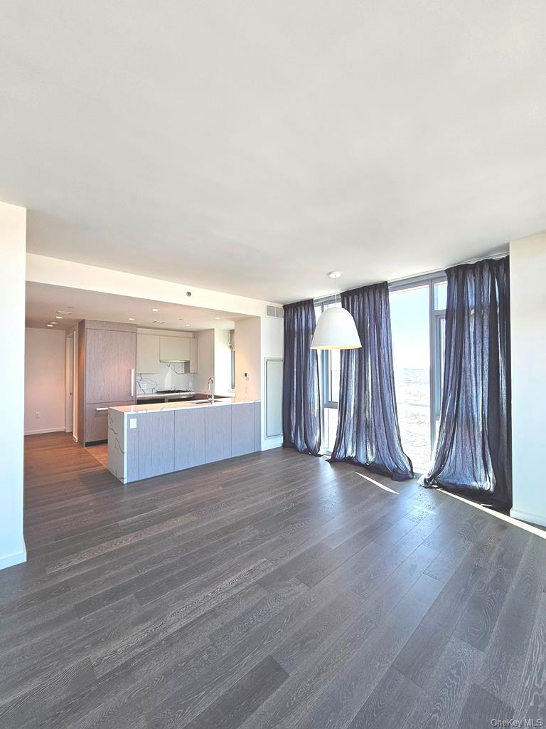 133-36 37th Avenue, Unit 11F photo 4