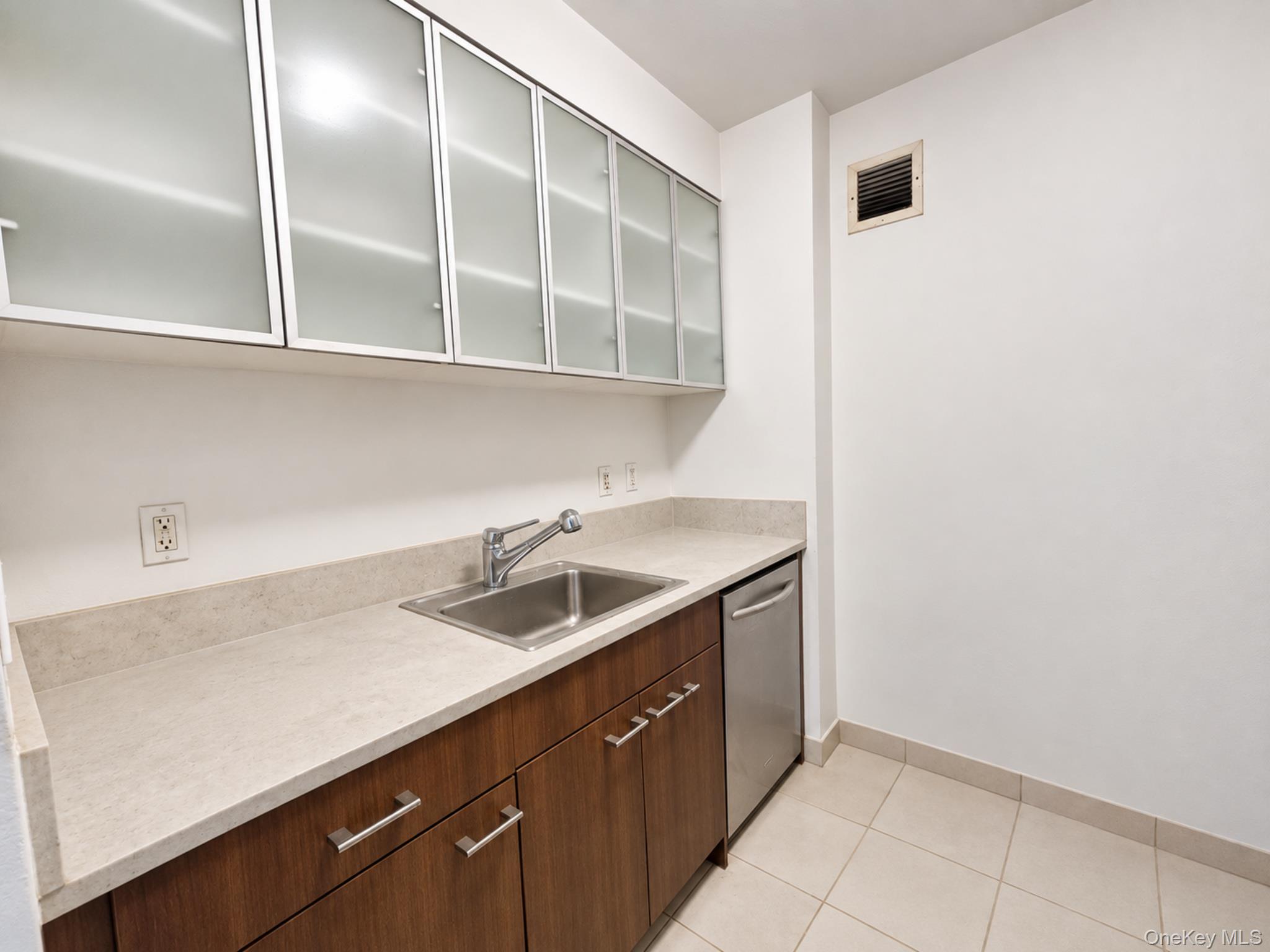 215 E E 96 Street E, Unit 30K photo 12