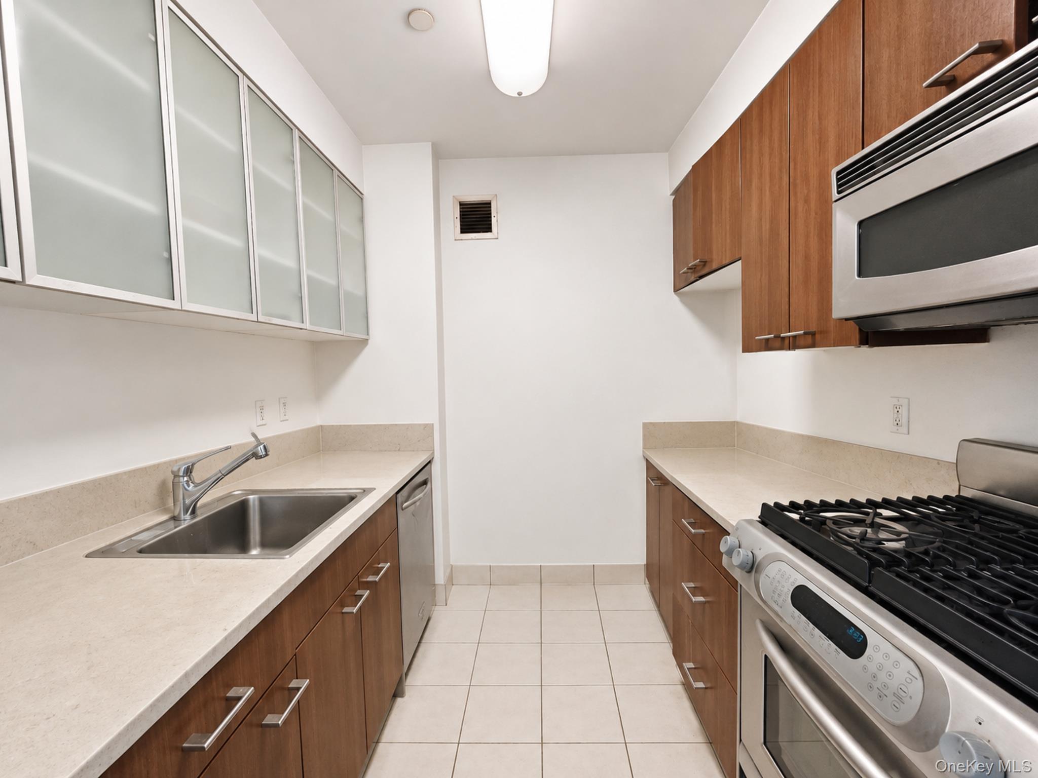 215 E E 96 Street E, Unit 30K photo 11