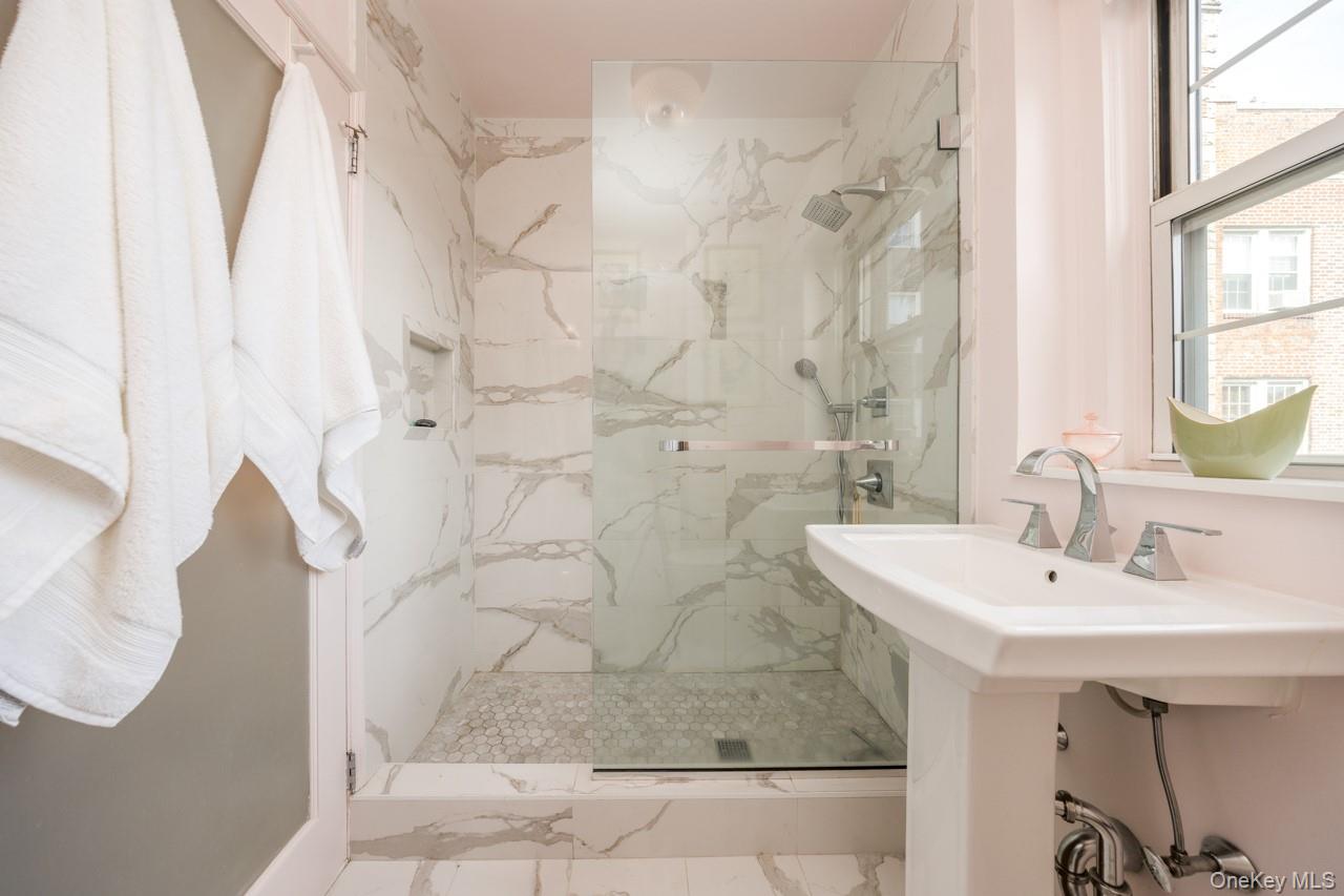 270 Bronxville Road, Unit A51 photo 19