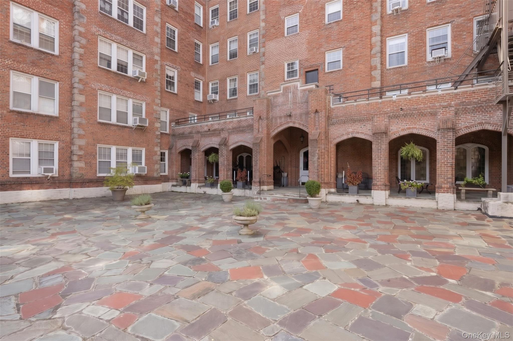 270 Bronxville Road, Unit A51 photo 20