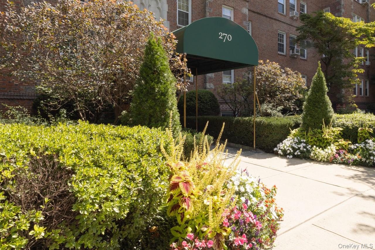 270 Bronxville Road, Unit A51 photo 2