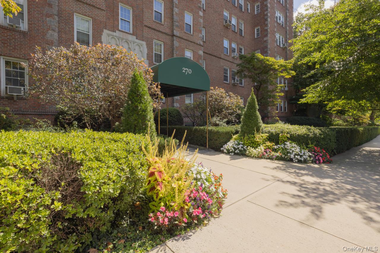 270 Bronxville Road, Unit A51 photo 3