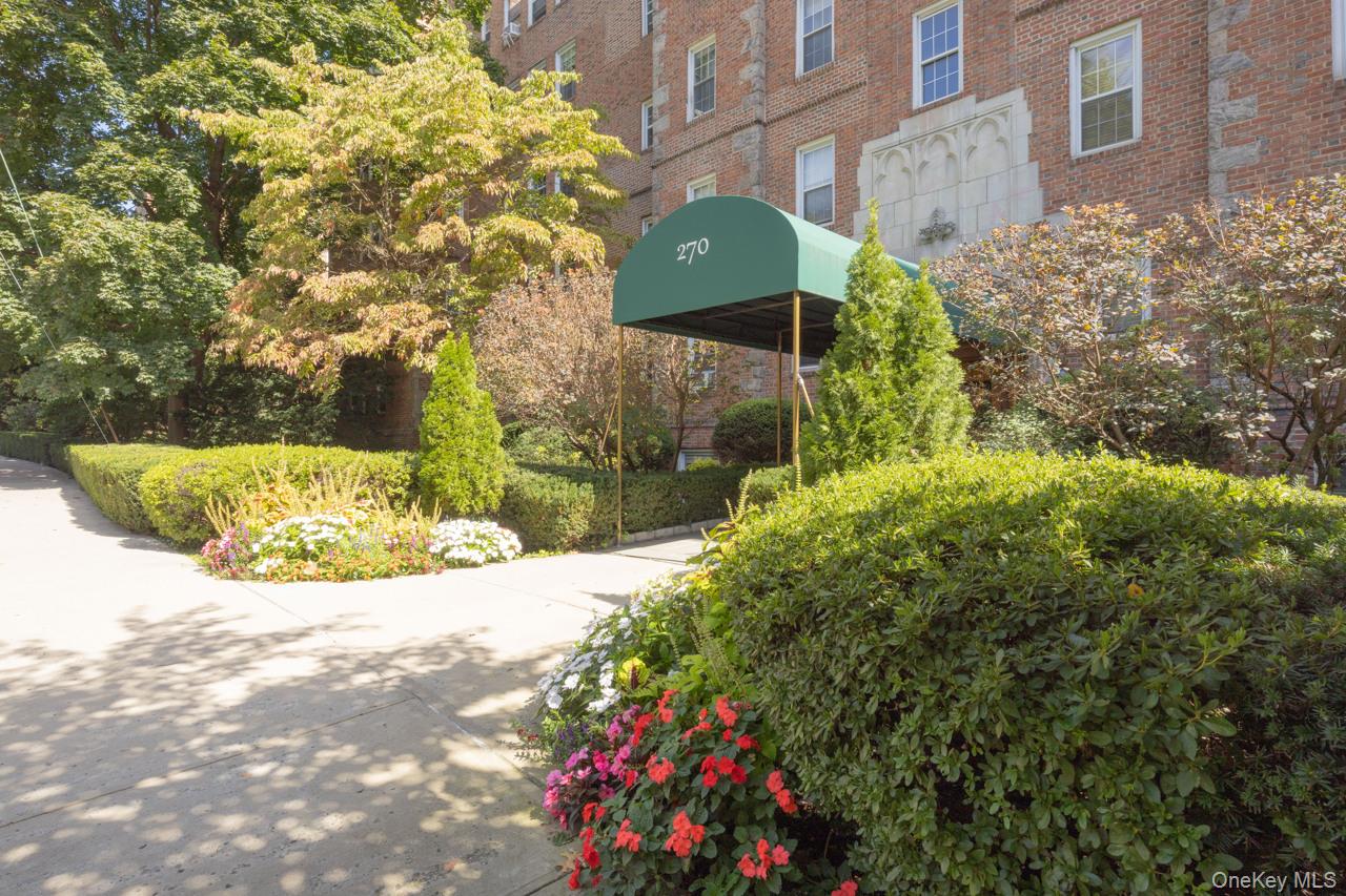 270 Bronxville Road, Unit A51 photo 4
