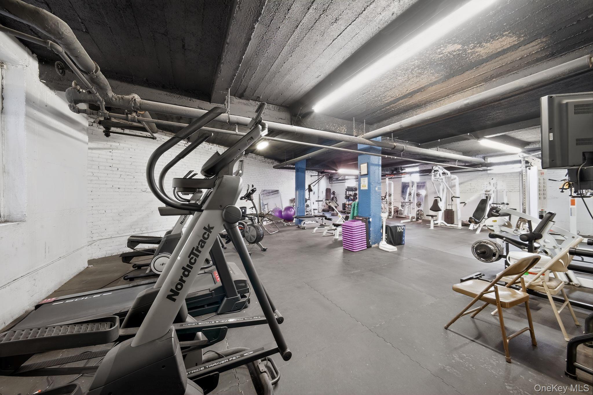 2190 Boston Road, Unit E photo 8