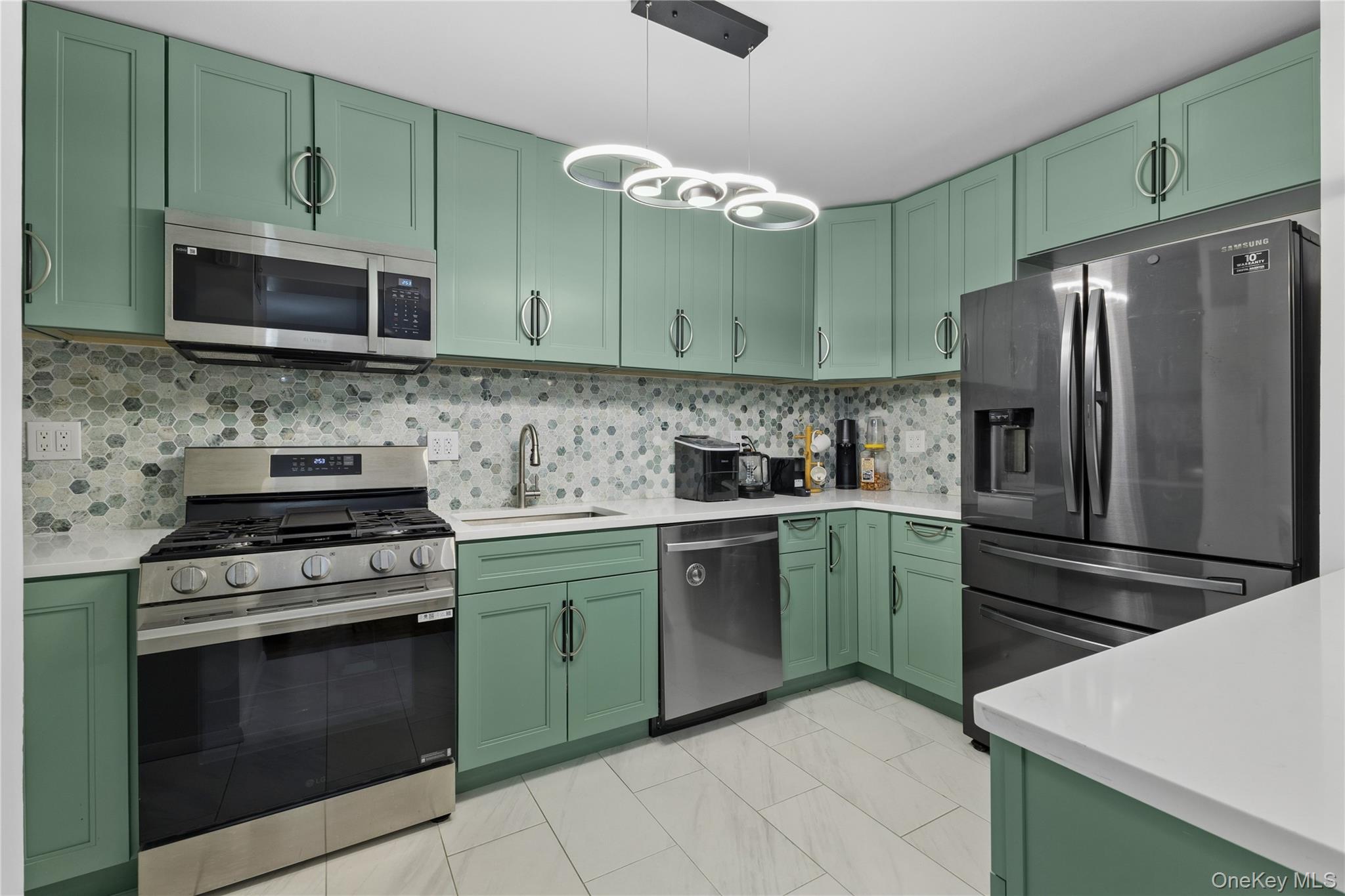 2500 Johnson Avenue, Unit 4K photo 4