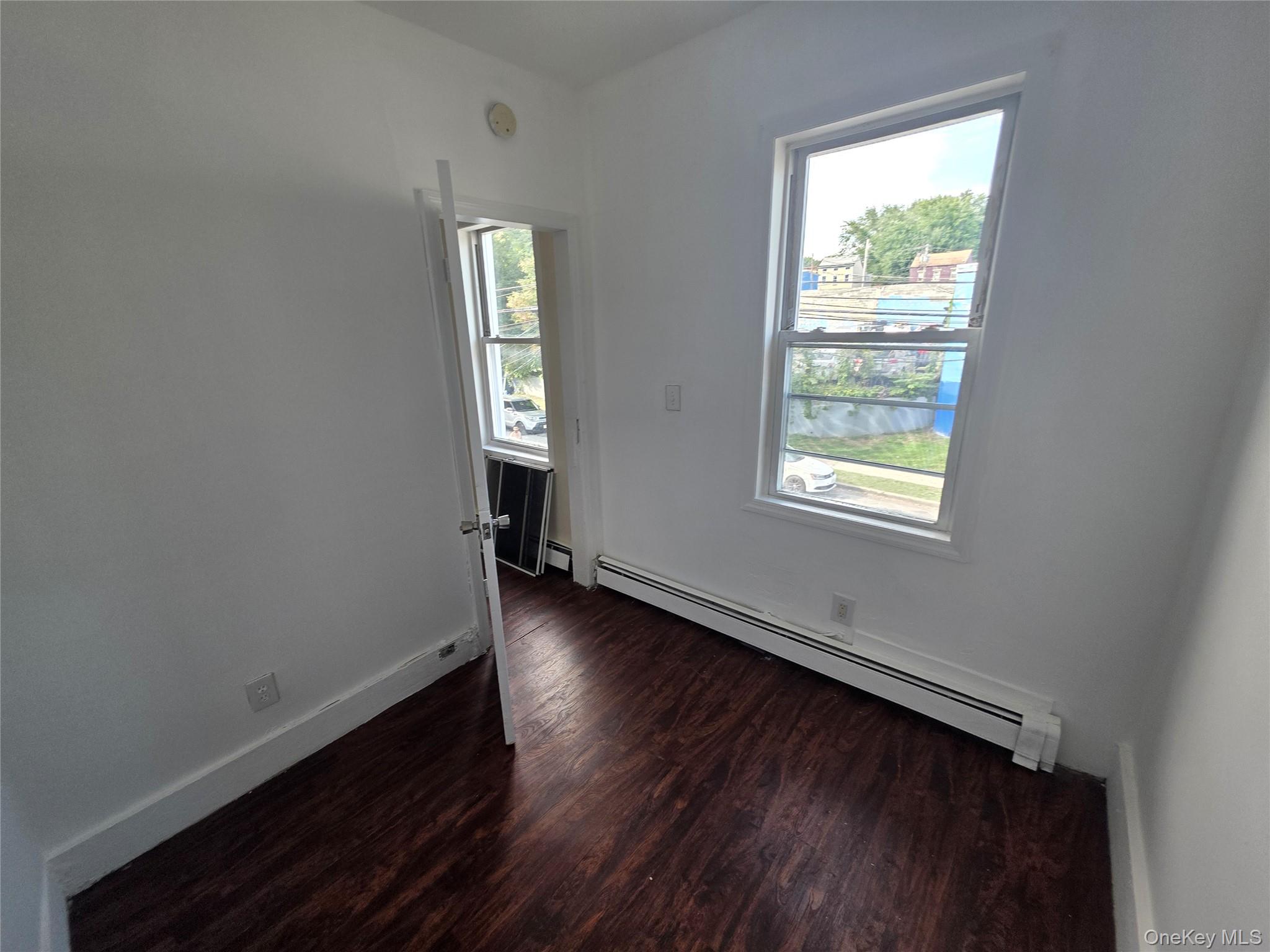127 W Parmenter Street – For Sale photo 3