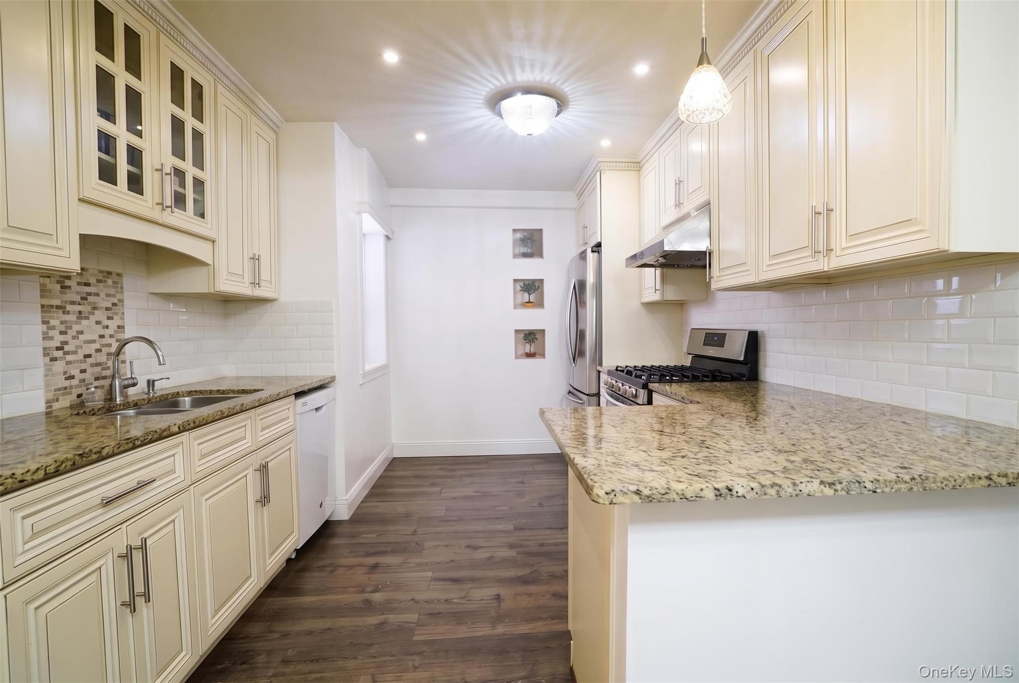 94-30 58th Avenue, Unit 1E photo 7