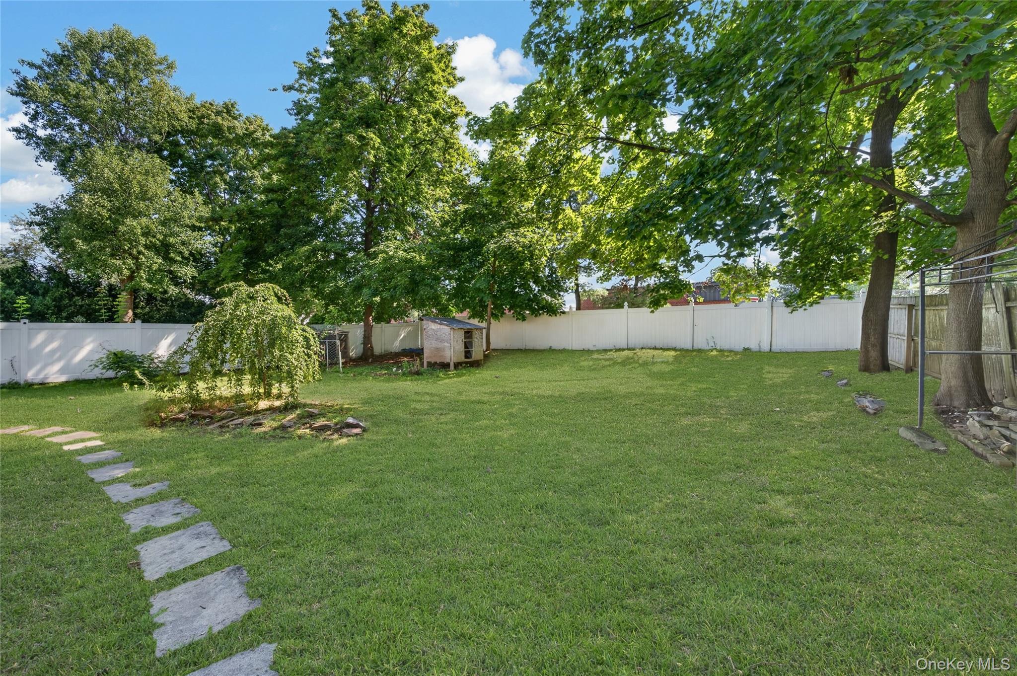 10 Field Place – For Sale photo 33