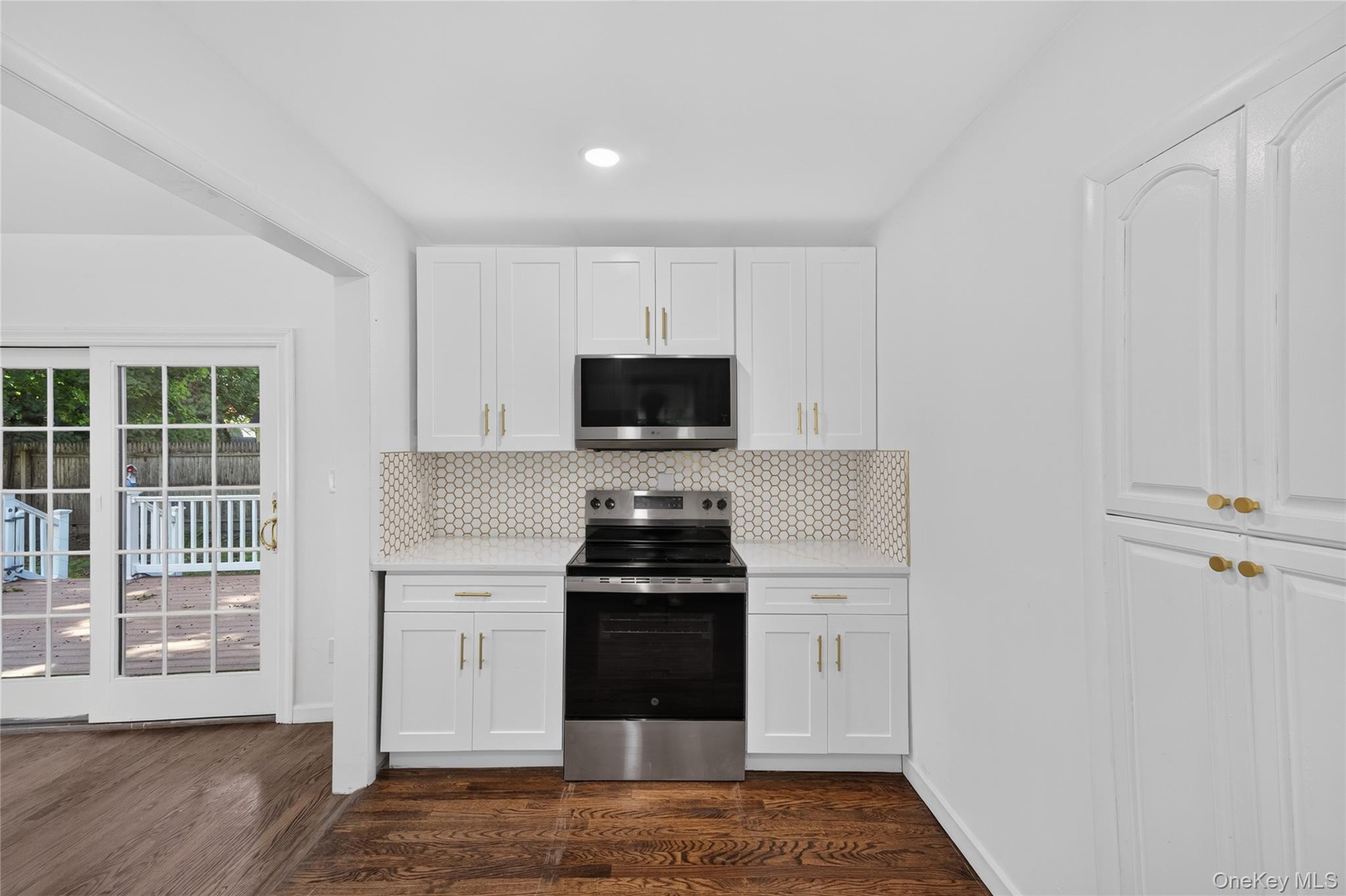 10 Field Place – For Sale photo 10