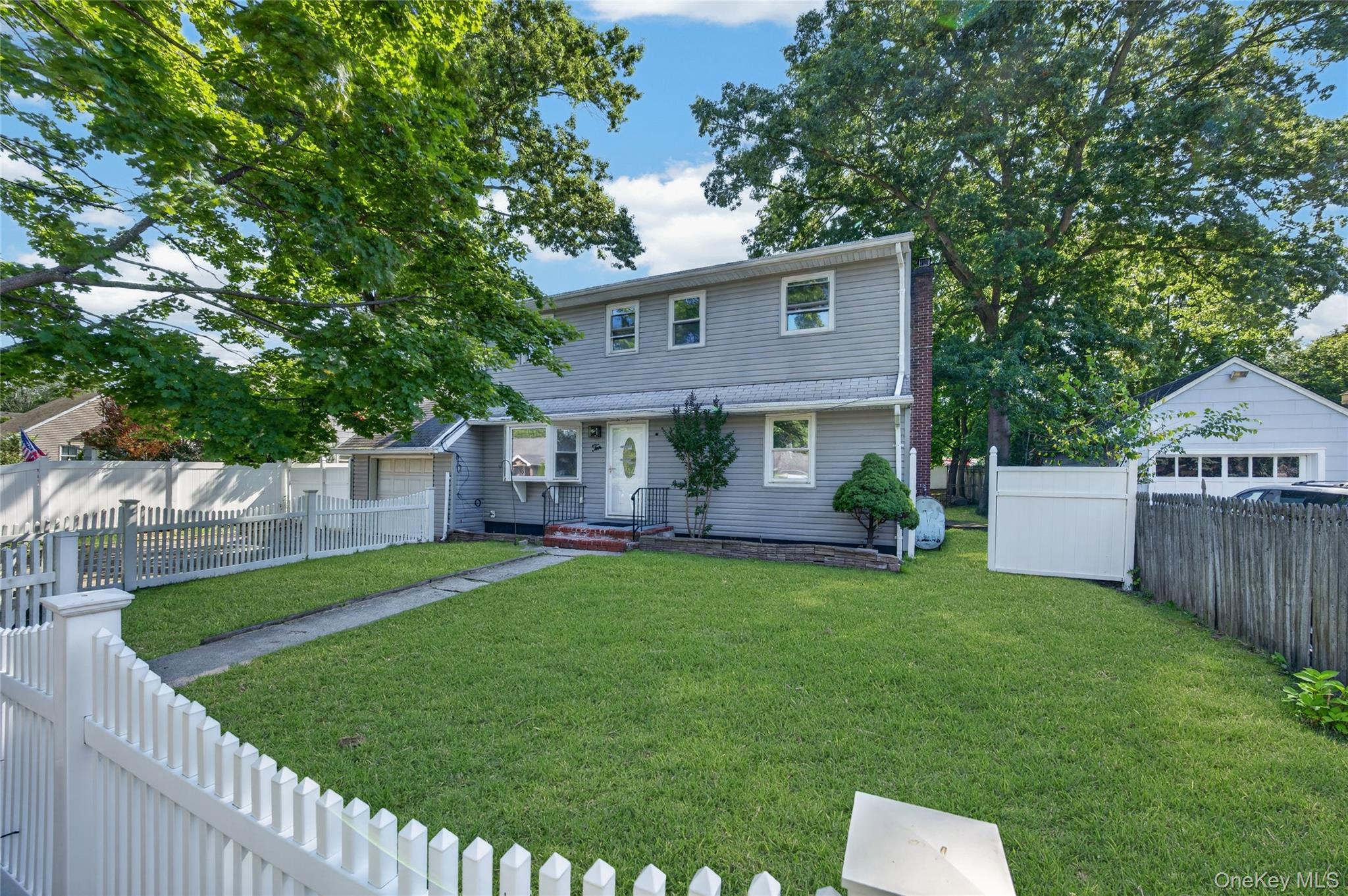 10 Field Place – For Sale photo 2