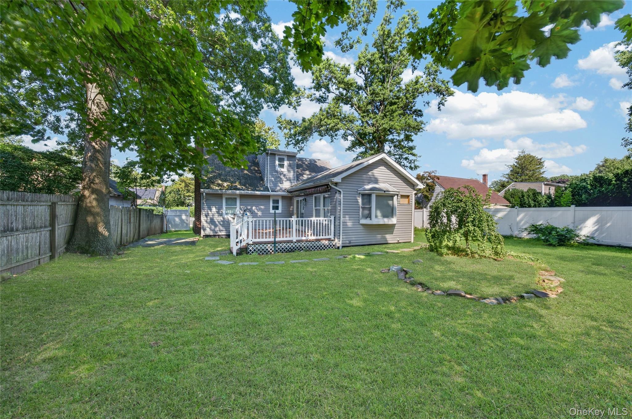 10 Field Place – For Sale photo 31
