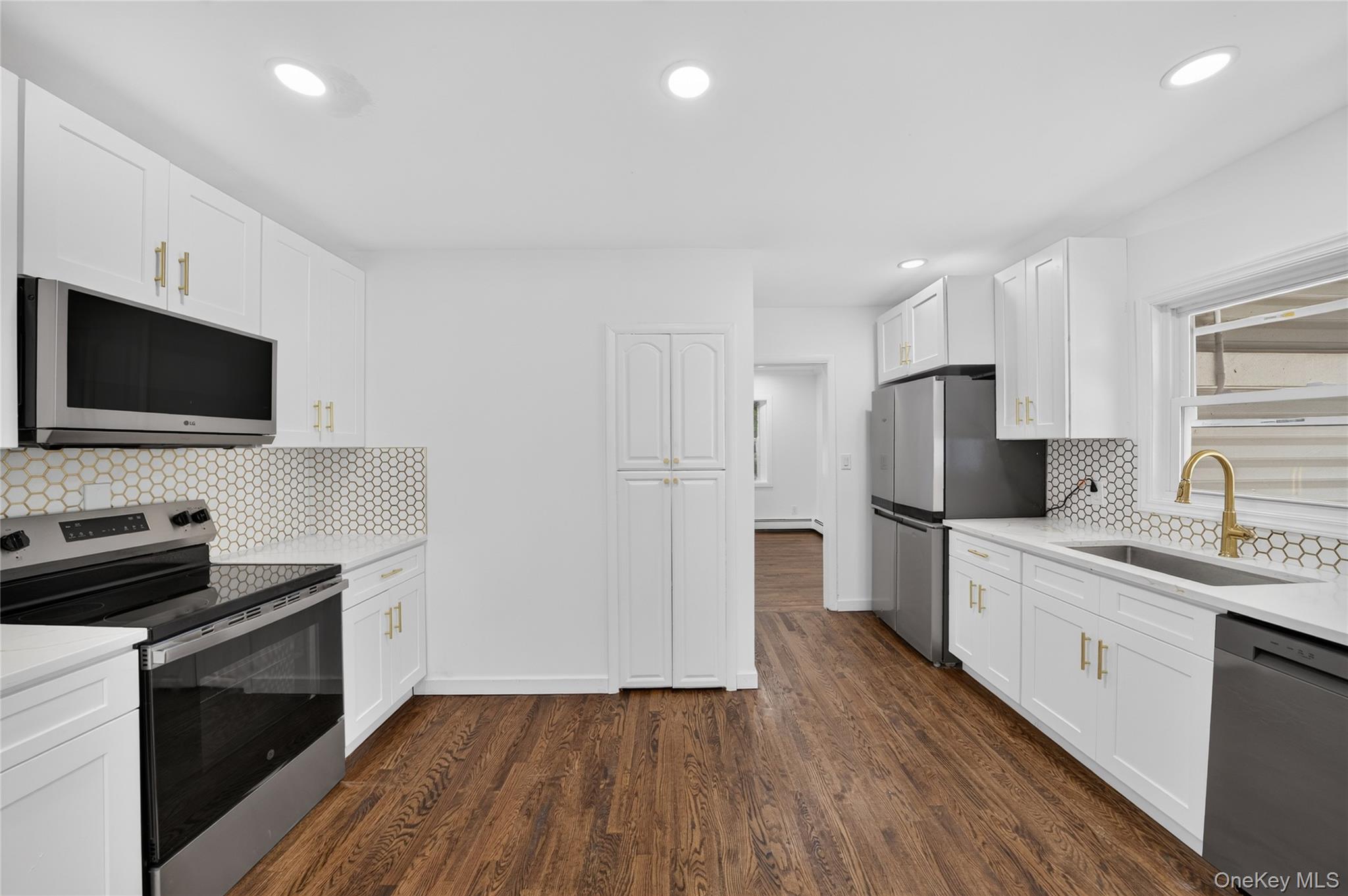 10 Field Place – For Sale photo 9